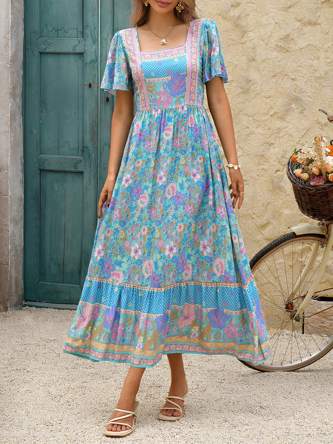 Robe Invitée Mariage Bleu Piscine Imprimé Fleurs Encolure Carrée Longueur Cheville