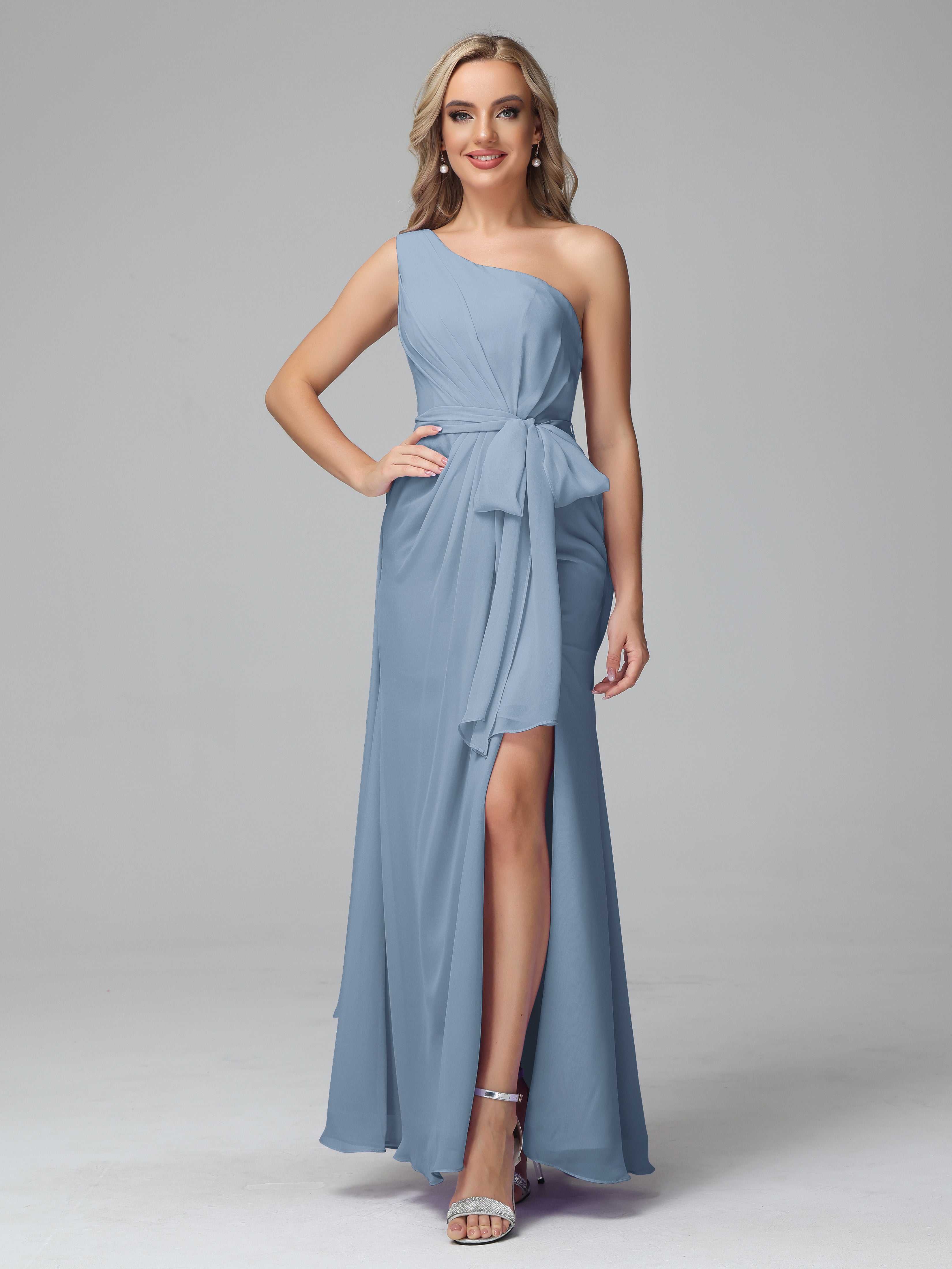 Robes De Demoiselle D'Honneur Bleu De Schiste Trapèze Décolleté Asymétrique Mousseline Robe De Demoiselle D'Honneur Avec Plissé