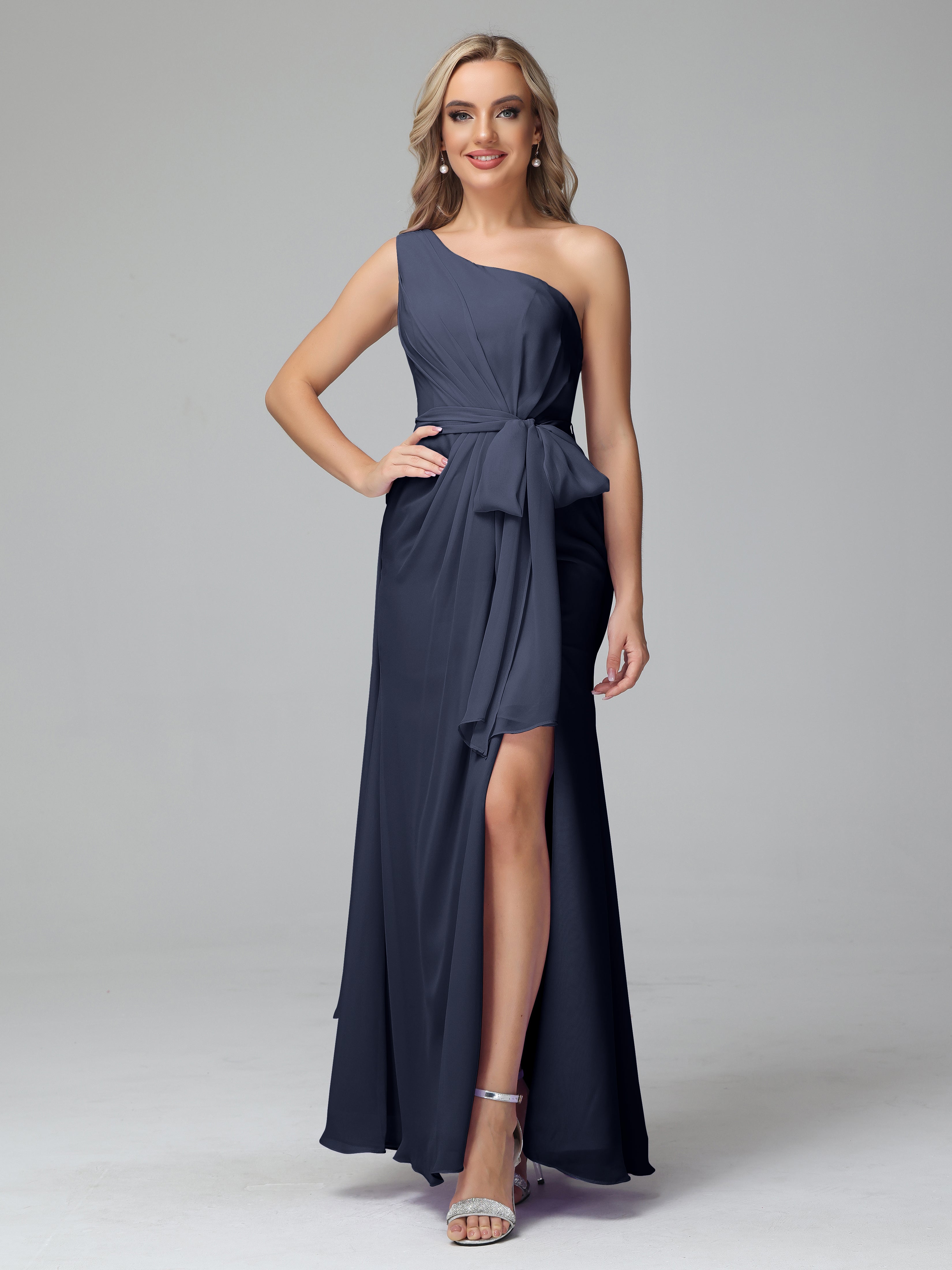 Robe Bleu Marine Demoiselle D Honneur Trapèze Décolleté Asymétrique Mousseline Robe De Demoiselle D'Honneur Avec Plissé