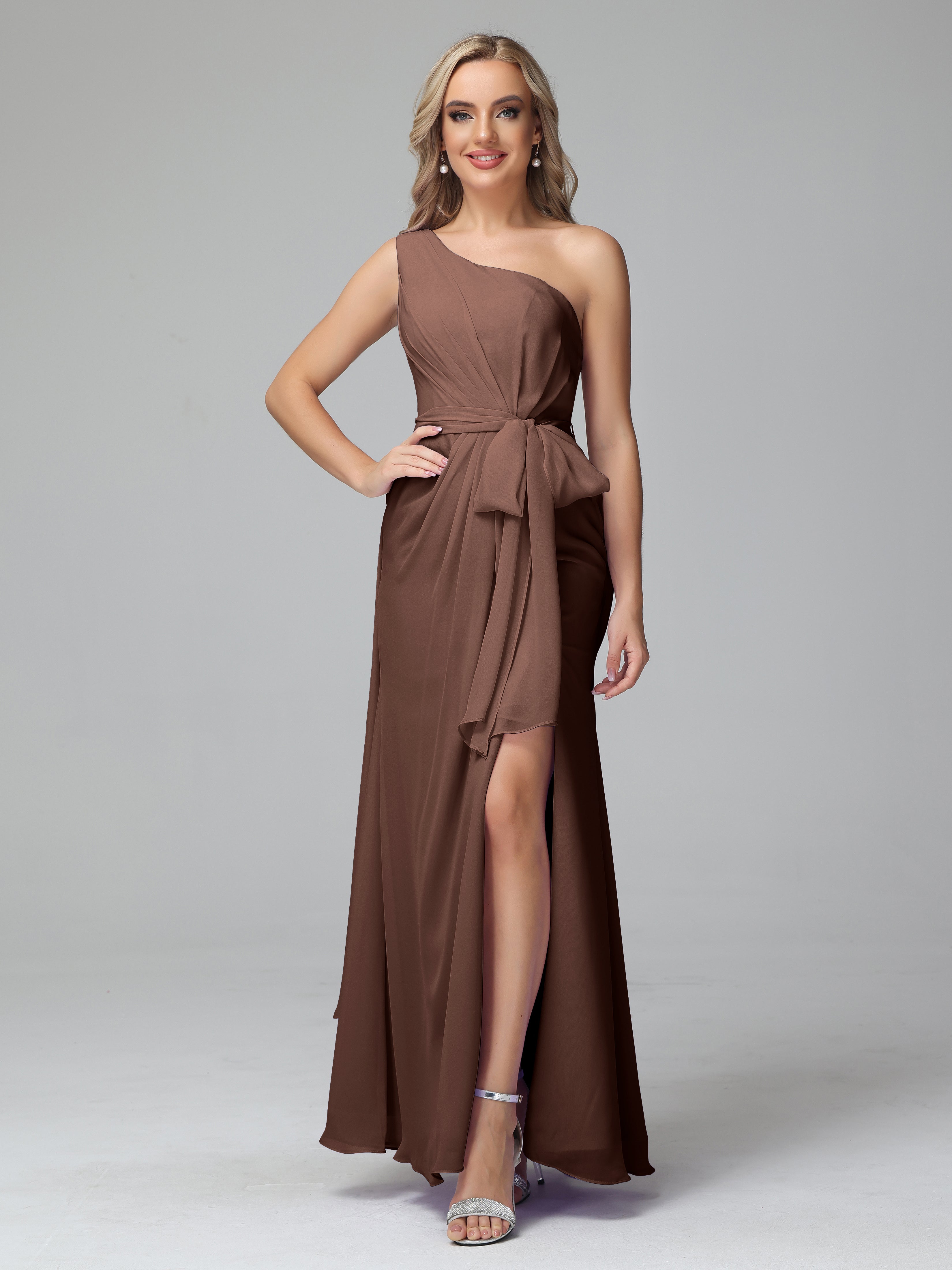 Robe Marron Chocolat Demoiselle D Honneur Trapèze Décolleté Asymétrique Mousseline Robe De Demoiselle D'Honneur Avec Plissé