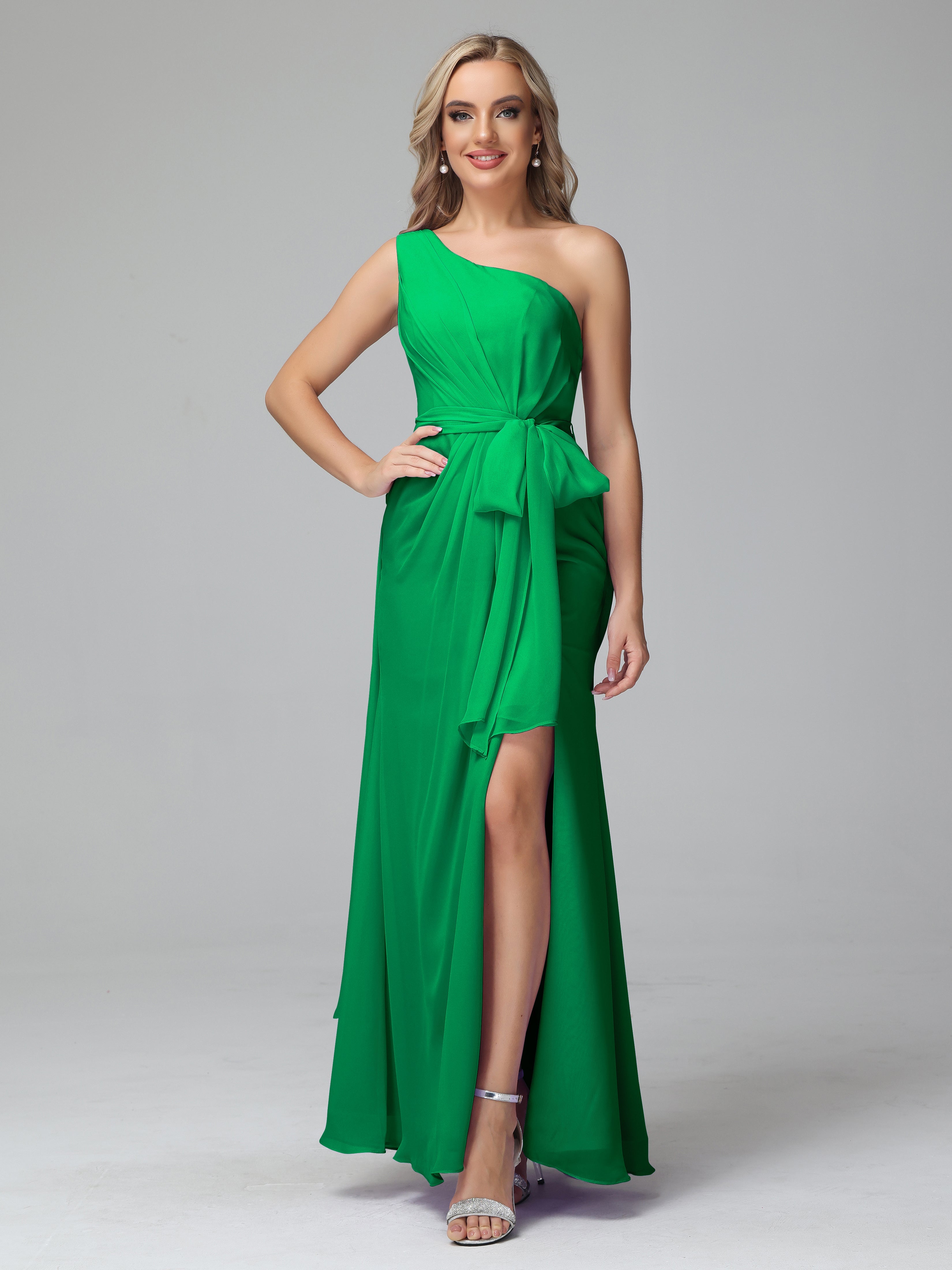 Robe Demoiselle D Honneur Vert Émeraude Trapèze Décolleté Asymétrique Mousseline Robe De Demoiselle D'Honneur Avec Plissé