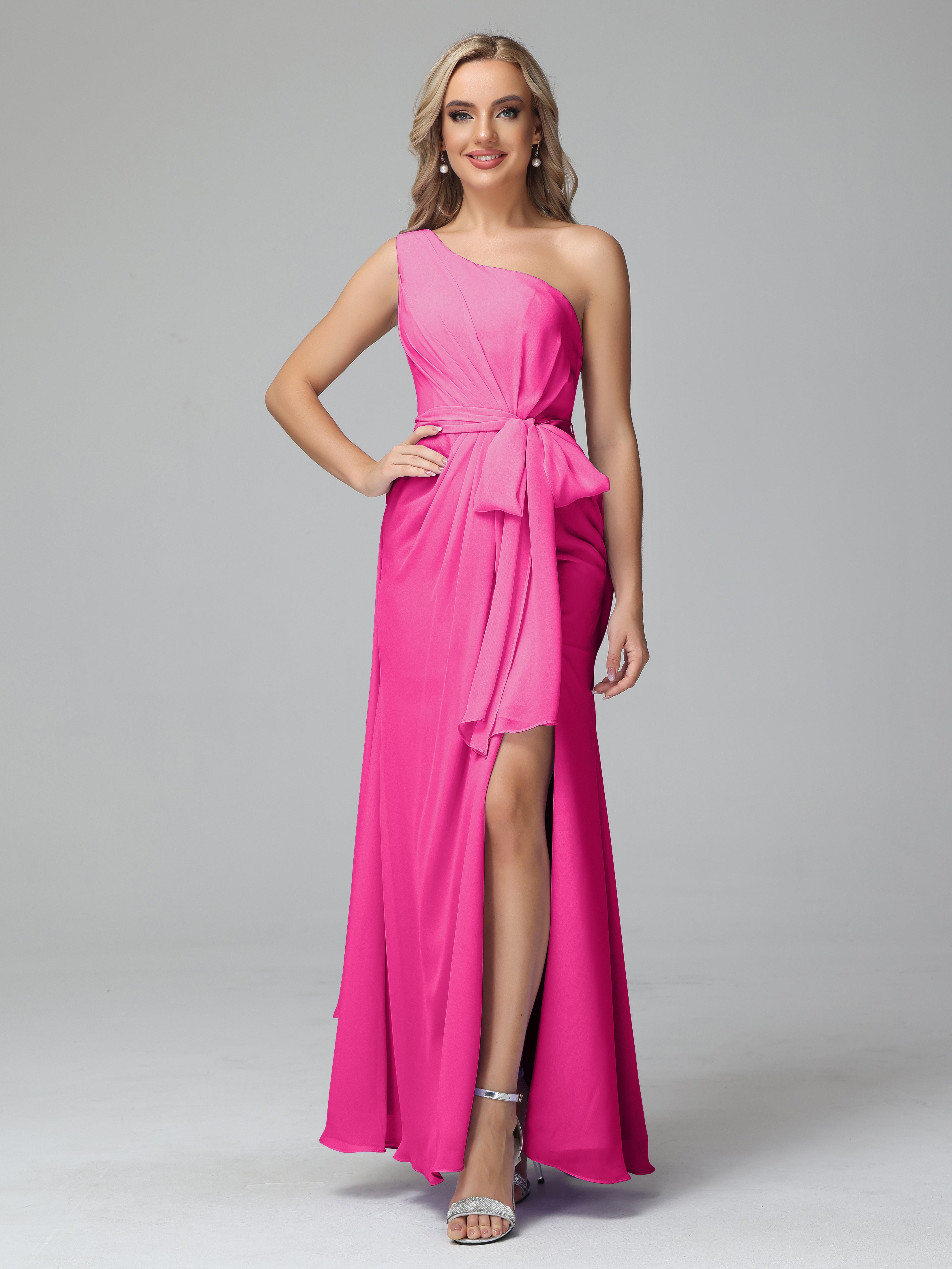 Robes De Demoiselle D'Honneur Couleur Rose Fuchsia Trapèze Décolleté Asymétrique Mousseline Robe De Demoiselle D'Honneur Avec Plissé