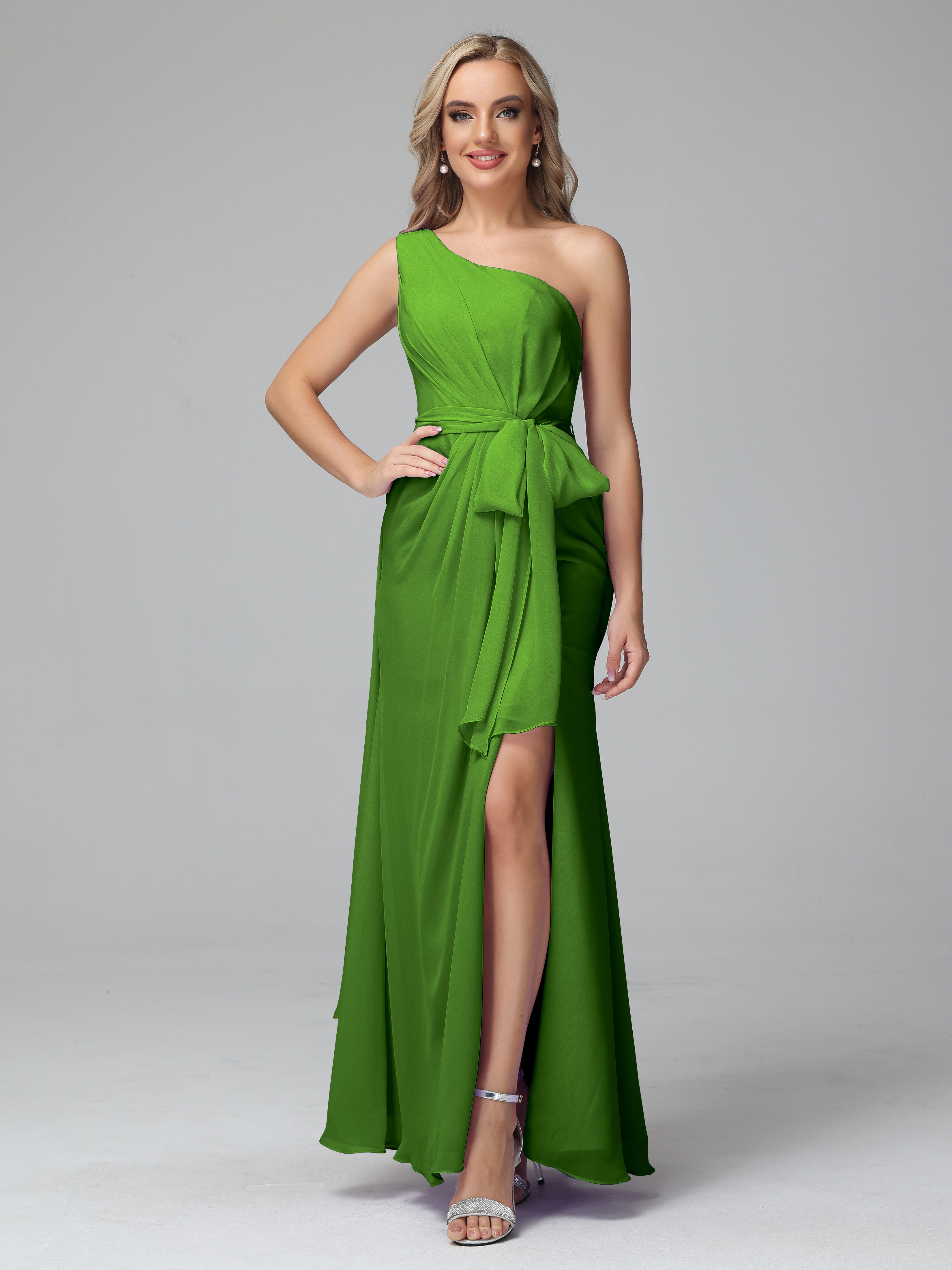Robes De Demoiselle D'Honneur Vert Mousse Trapèze Décolleté Asymétrique Mousseline Robe De Demoiselle D'Honneur Avec Plissé