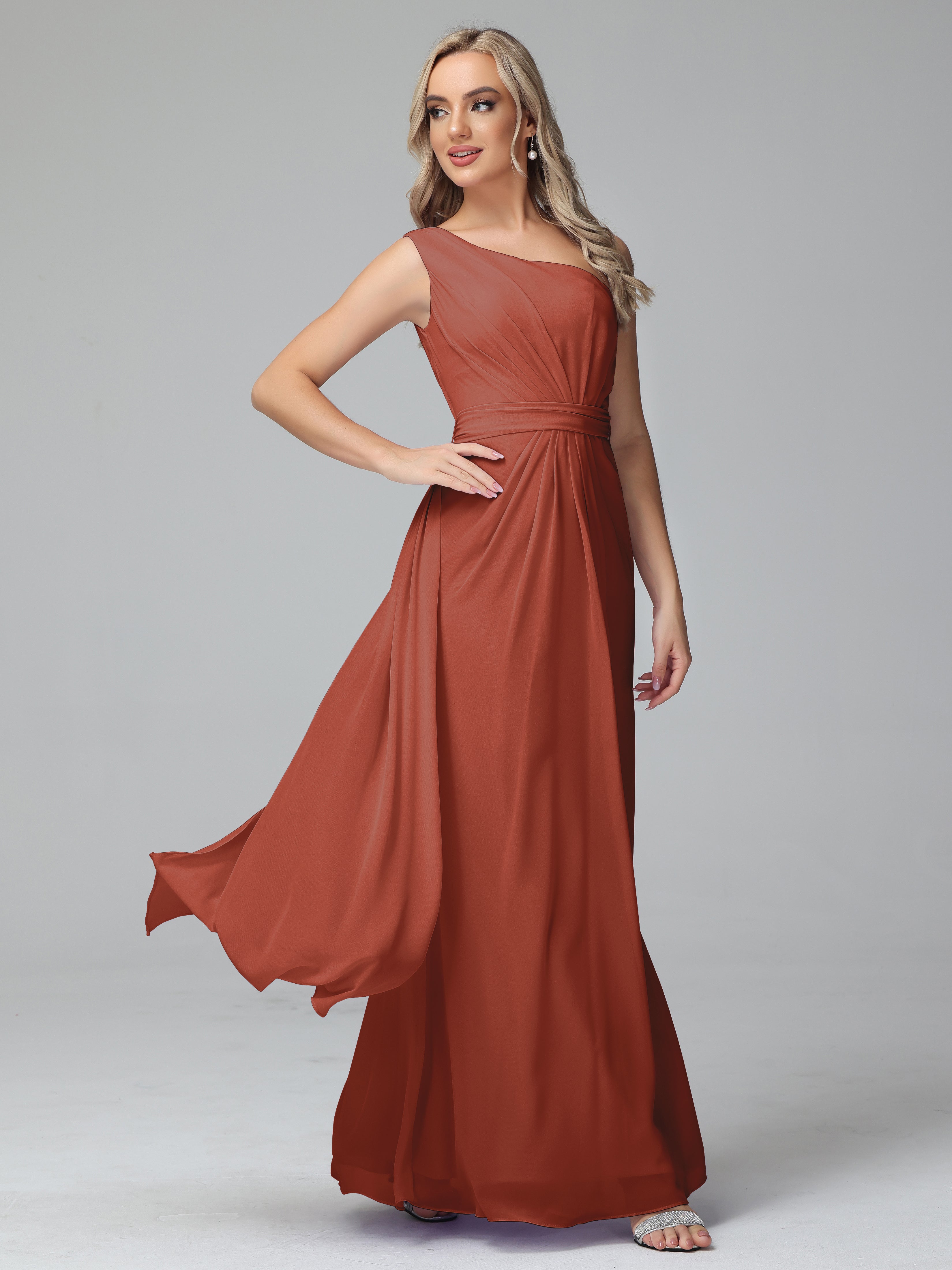 Demoiselle D'Honneur De Rouille Trapèze Décolleté Asymétrique Mousseline Robe De Demoiselle D'Honneur Avec Plissé