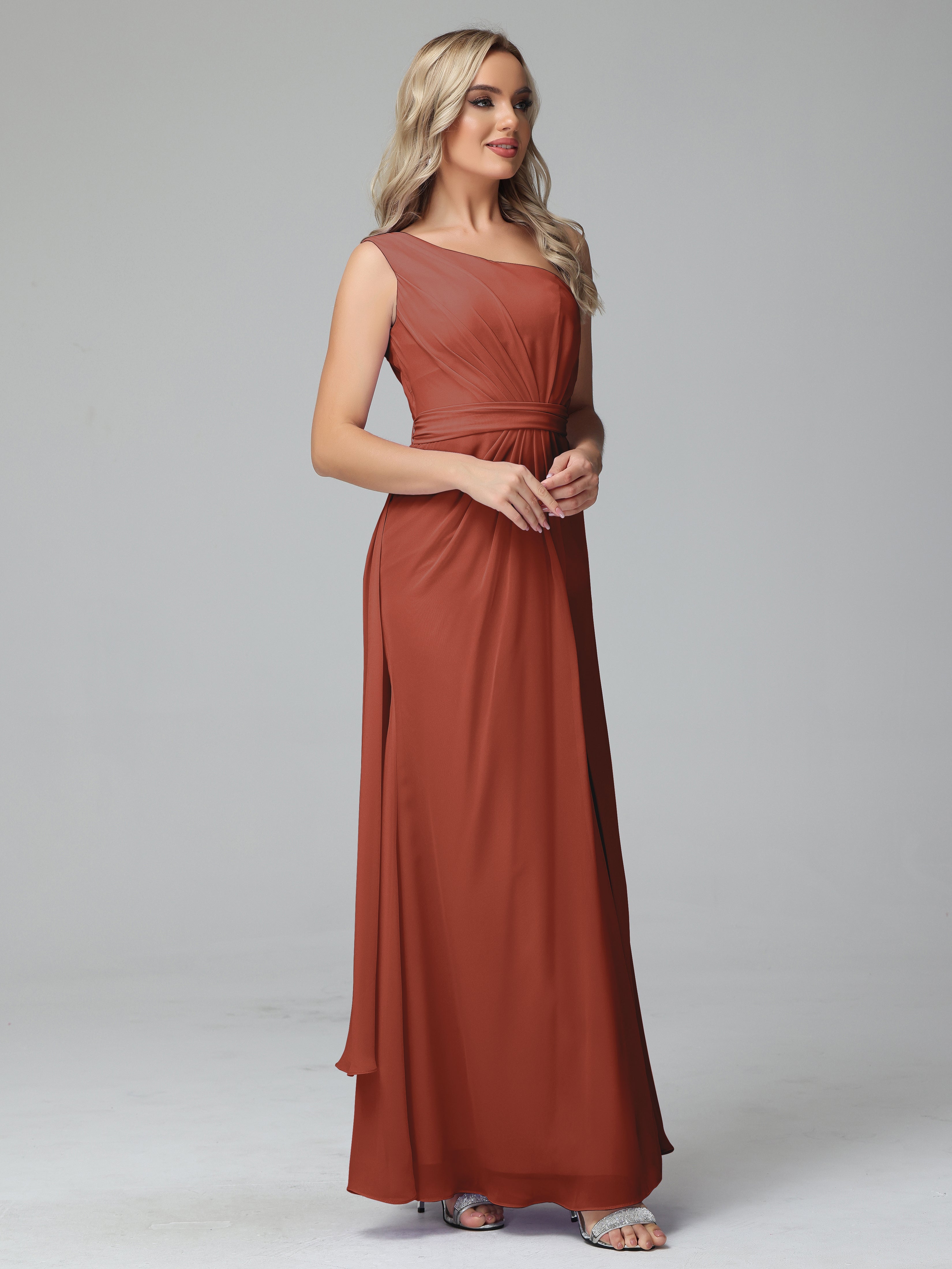 Demoiselle D'Honneur De Rouille Trapèze Décolleté Asymétrique Mousseline Robe De Demoiselle D'Honneur Avec Plissé