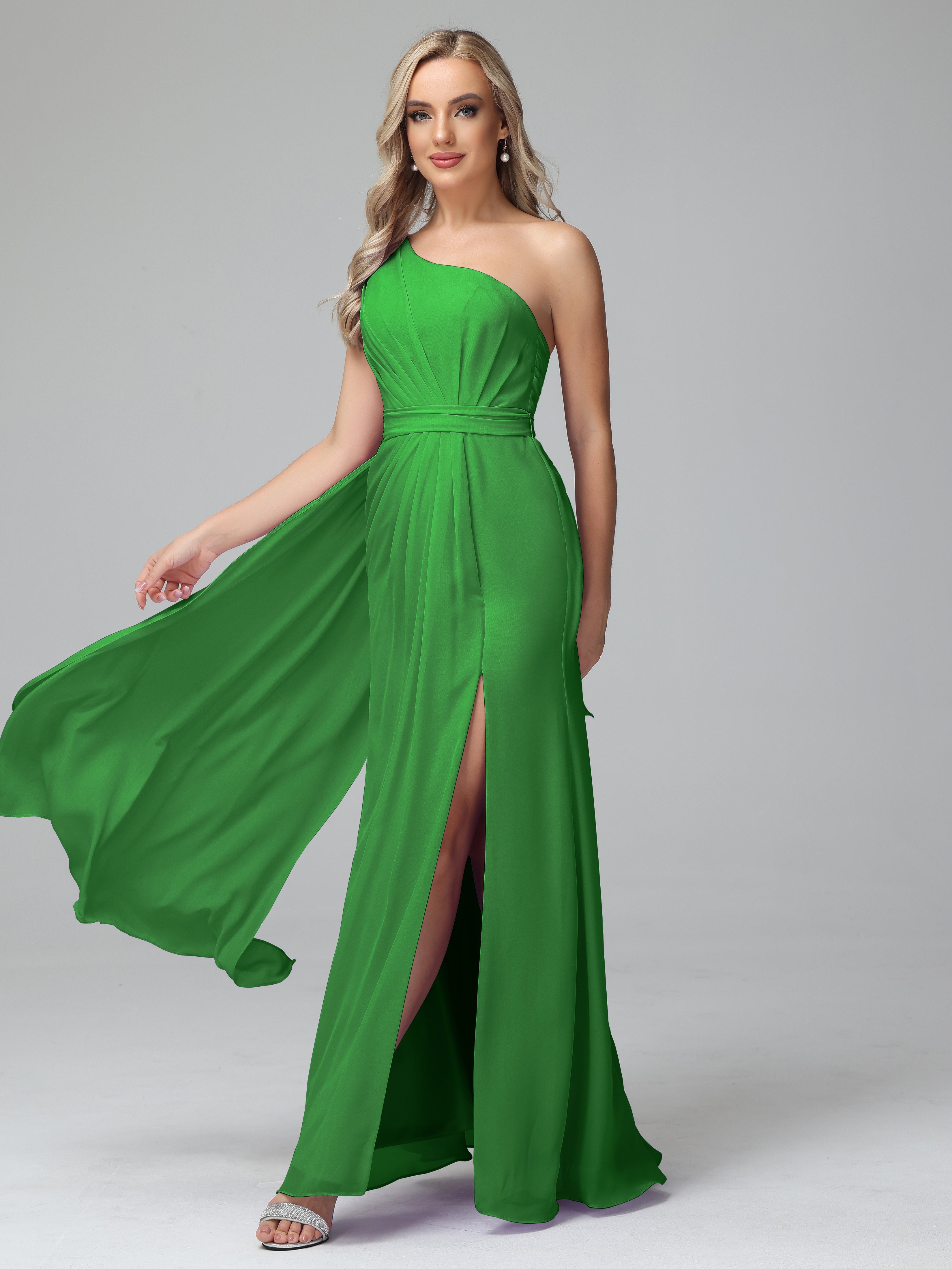 Robes De Demoiselle D'Honneur Vert Forêt Trapèze Décolleté Asymétrique Mousseline Robe De Demoiselle D'Honneur Avec Plissé