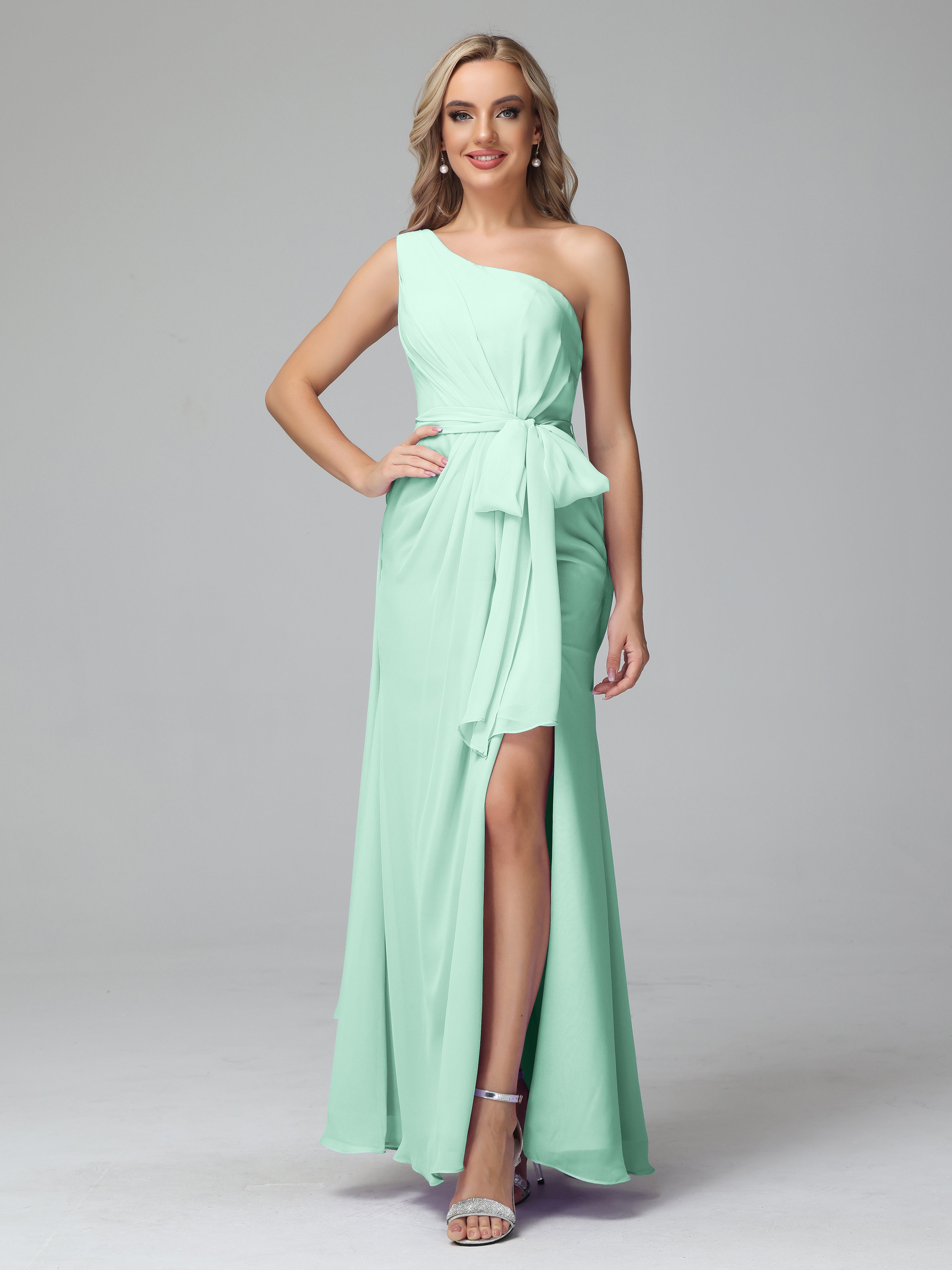 Robes De Demoiselle D'Honneur Vert Menthe Trapèze Décolleté Asymétrique Mousseline Robe De Demoiselle D'Honneur Avec Plissé