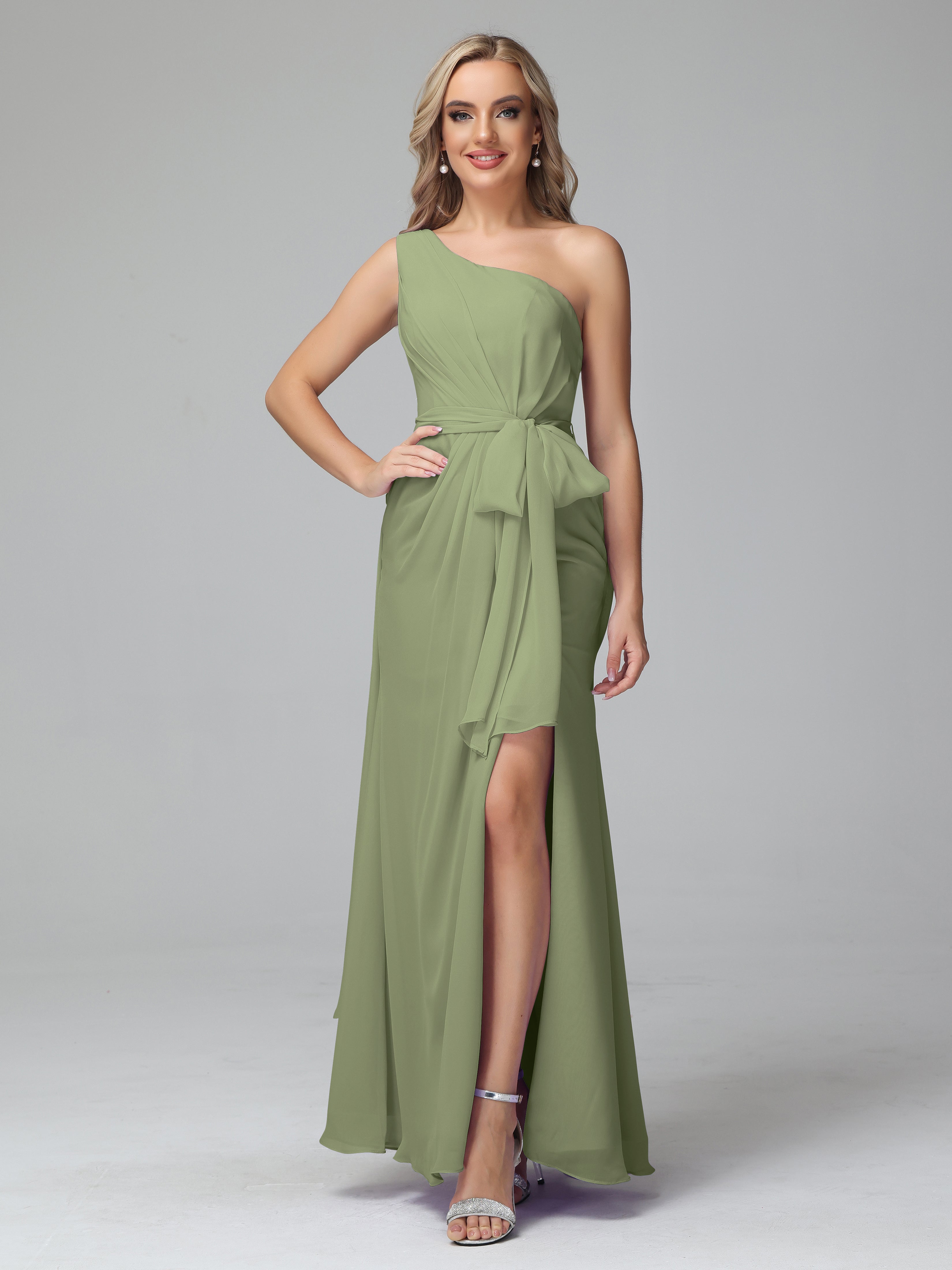 Robes De Demoiselle D'Honneur Vert Olive Trapèze Décolleté Asymétrique Mousseline Robe De Demoiselle D'Honneur Avec Plissé