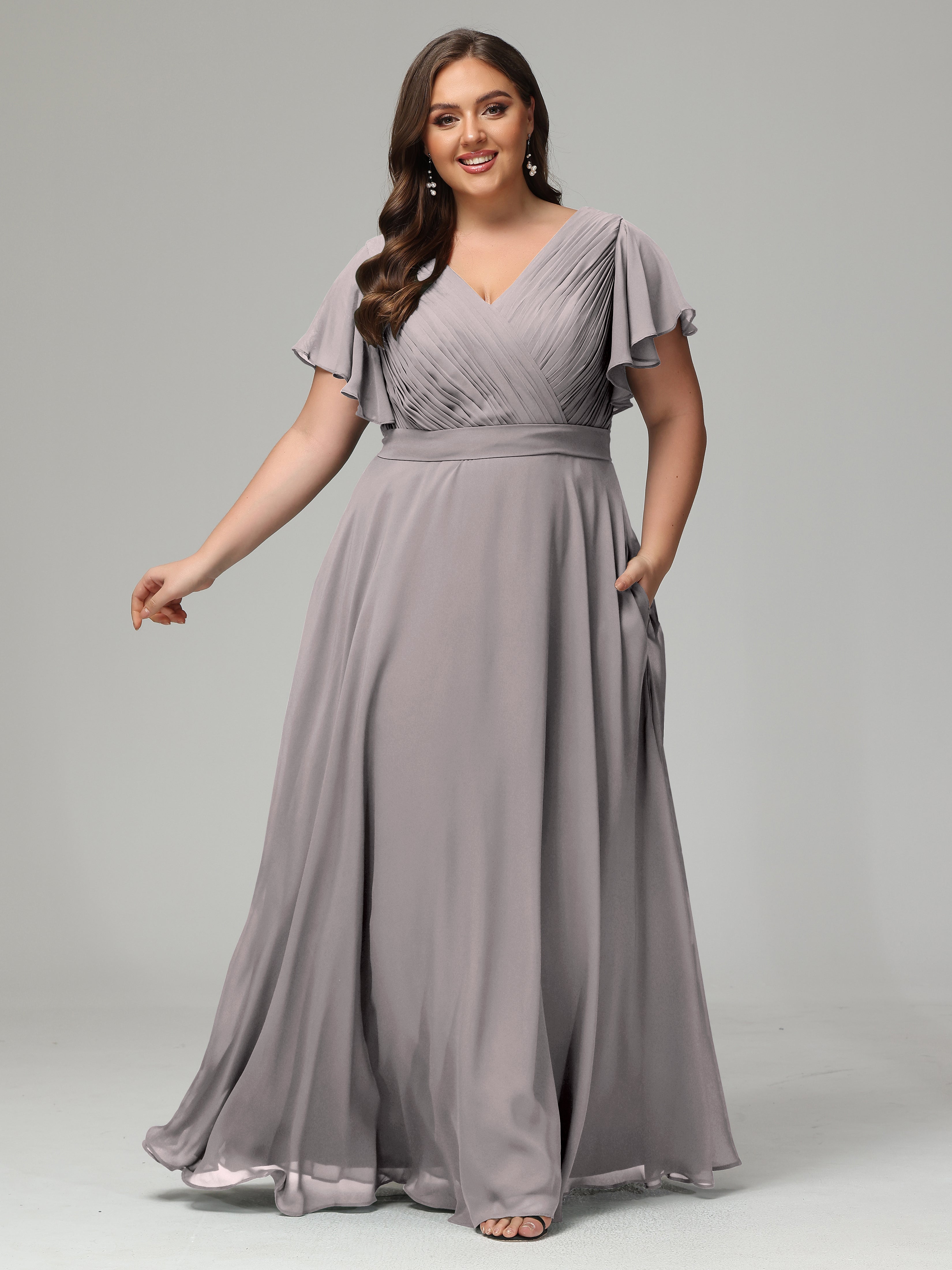 Robes De Demoiselle D'Honneur En Argent Dos En V Manches Courtes Mousseline Robes Demoiselle D'Honneur Grande Taille