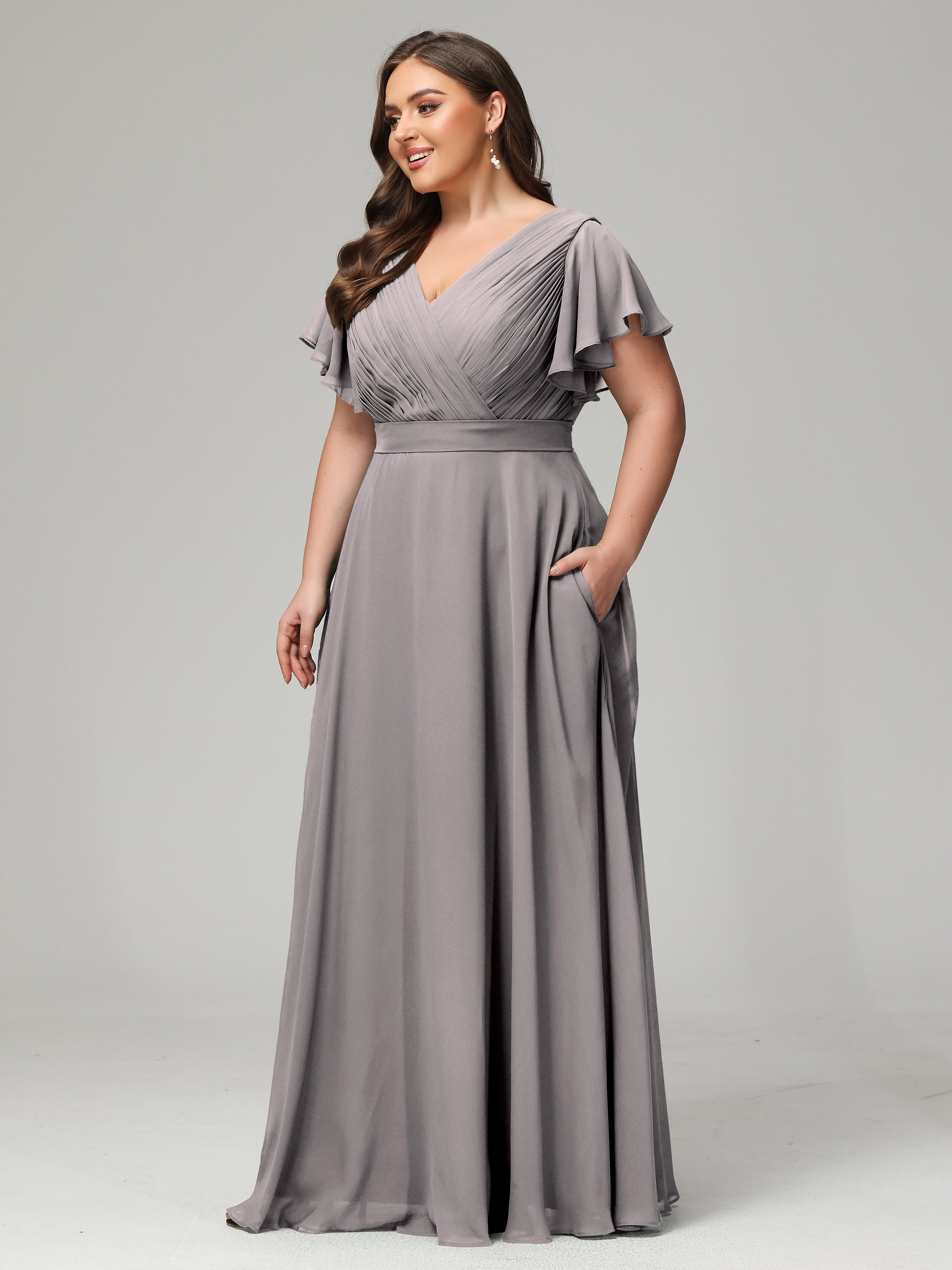 Robes De Demoiselle D'Honneur En Argent Dos En V Manches Courtes Mousseline Robes Demoiselle D'Honneur Grande Taille