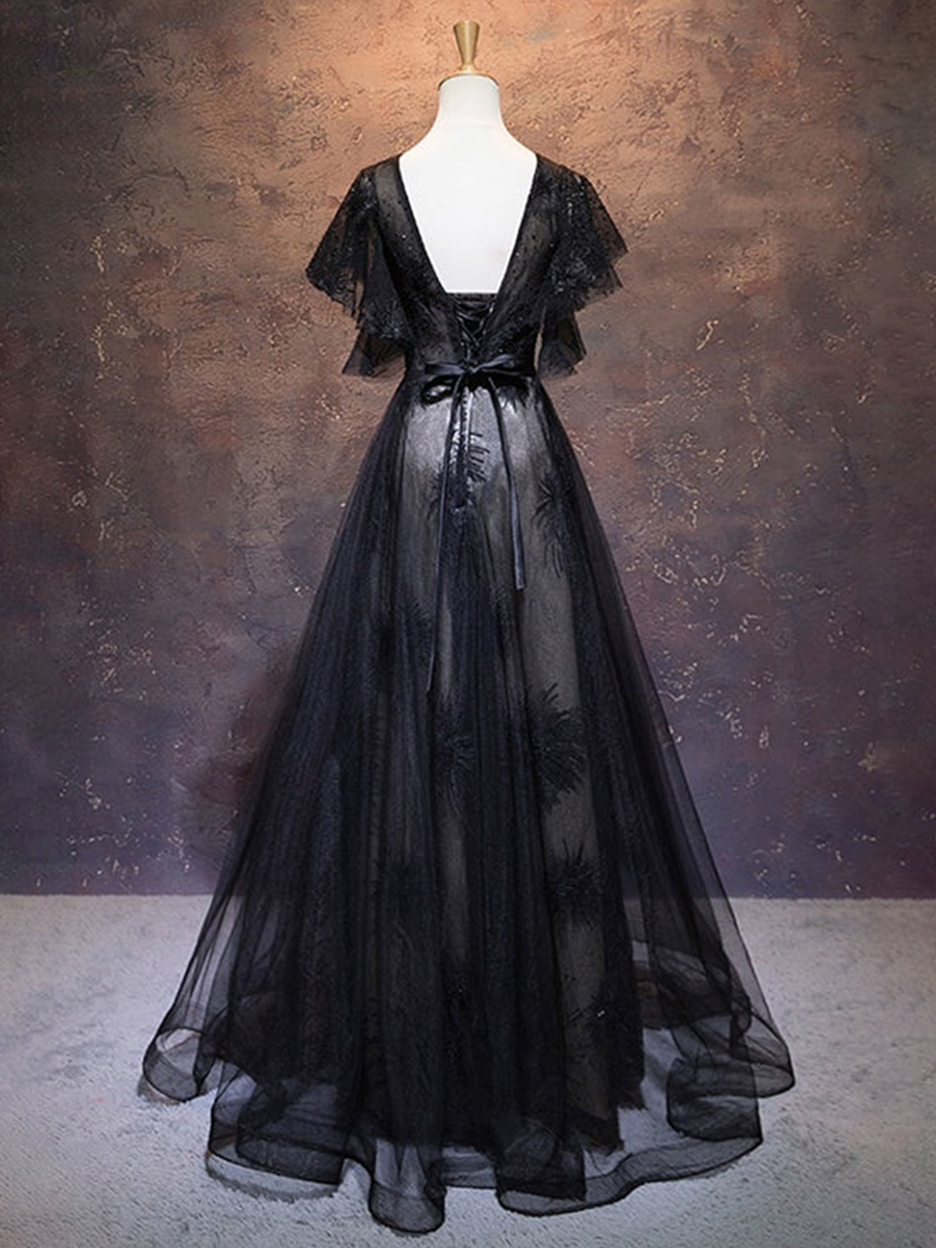 Robe de Bal Noire Coupe A Encolure V à Manches Courtes Perles