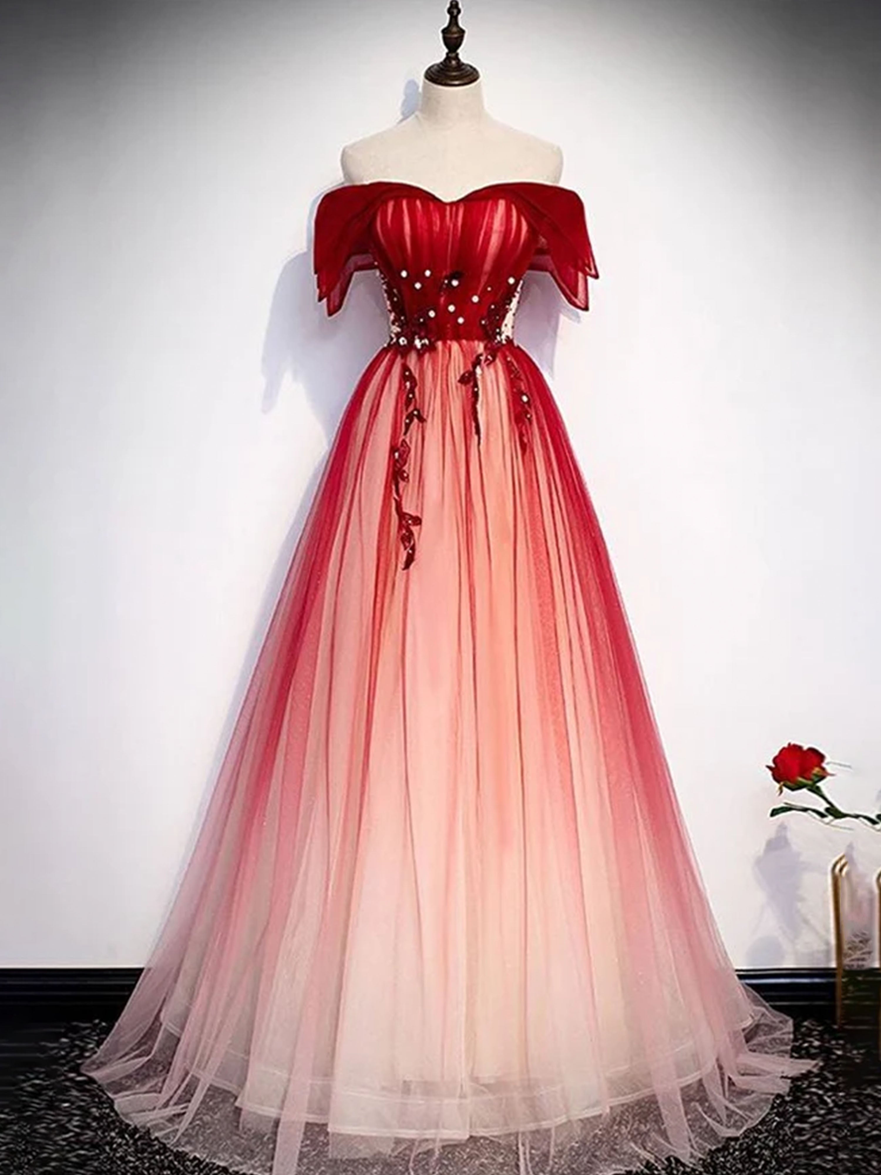 Robe de Bal Bordeaux Épaules Dénudées en Tulle Perlé Longueur Sol pour Soirée Formelle