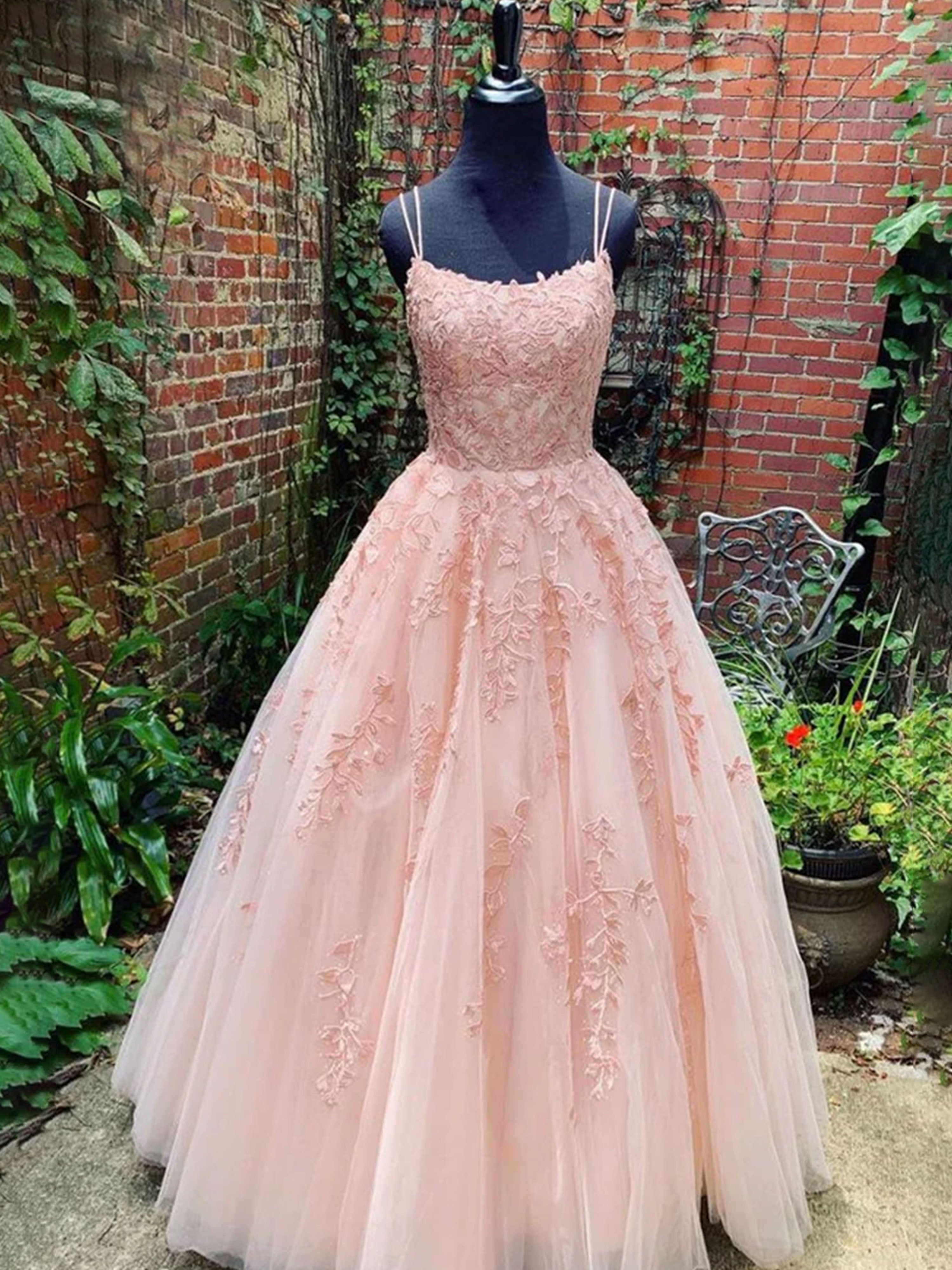 Robe de Bal Rose en Dentelle à Bretelles Fines Coupe A avec Appliqués en Tulle Élégante