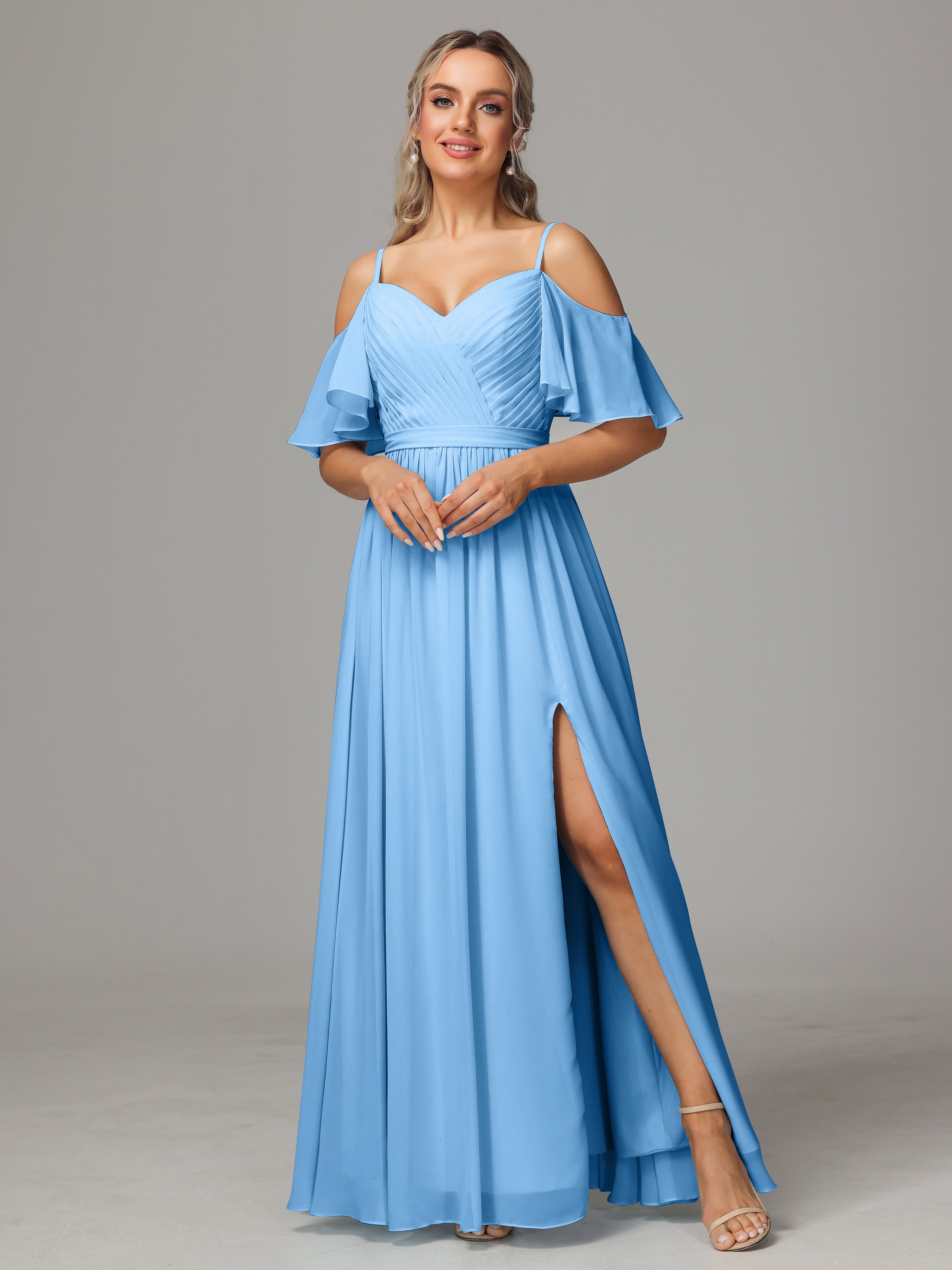 Robes De Demoiselle D'Honneur Bleu Clair Accueil Froid Fendue Trapèze Mousseline Longue Robes Demoiselle D'Honneur Avec Plissé
