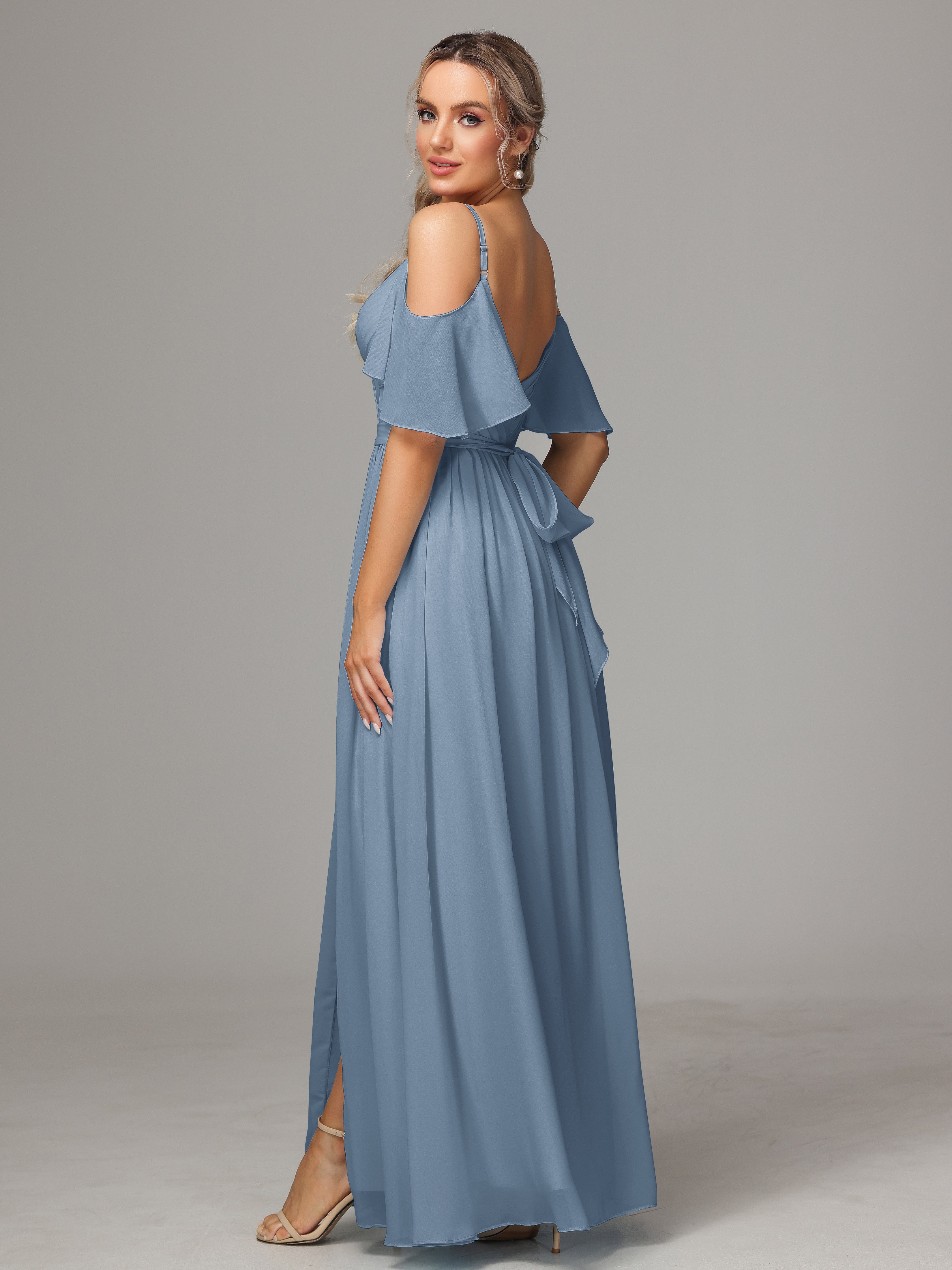 Robes De Demoiselle D'Honneur Bleu De Schiste Accueil Froid Fendue Trapèze Mousseline Longue Robes Demoiselle D'Honneur Avec Plissé
