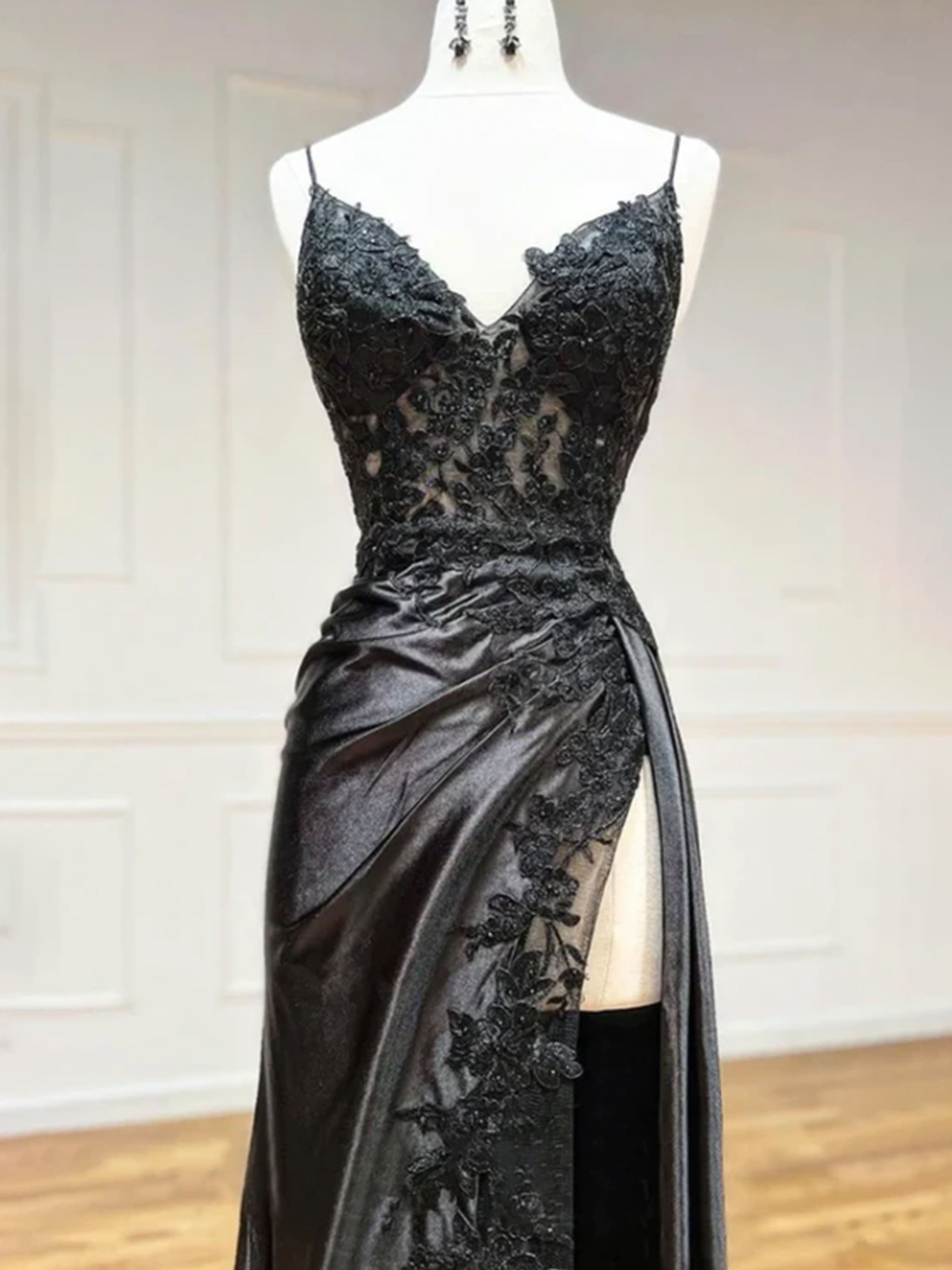 Robe de Bal Sirène en Dentelle à Bretelles Fines Appliqués avec Fente Élégante