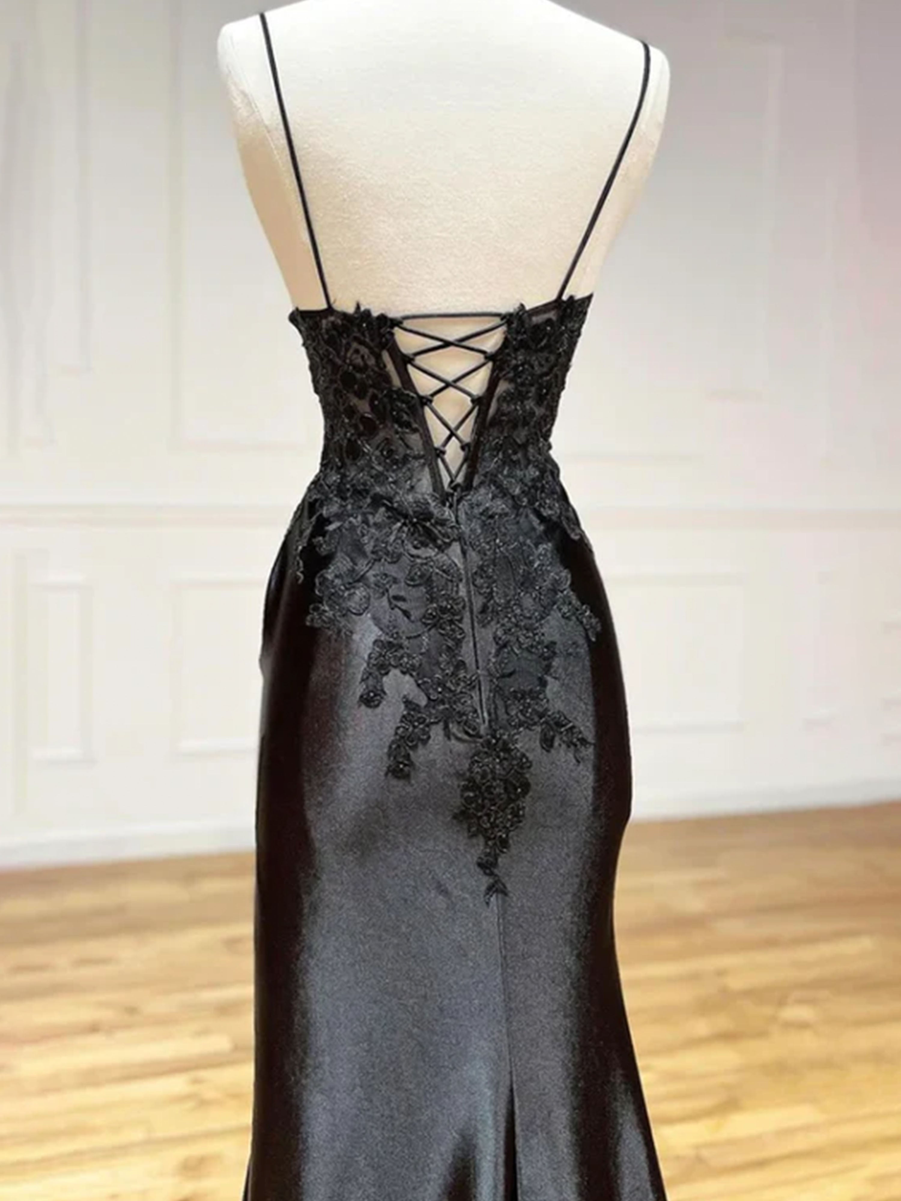 Robe de Bal Sirène en Dentelle à Bretelles Fines Appliqués avec Fente Élégante