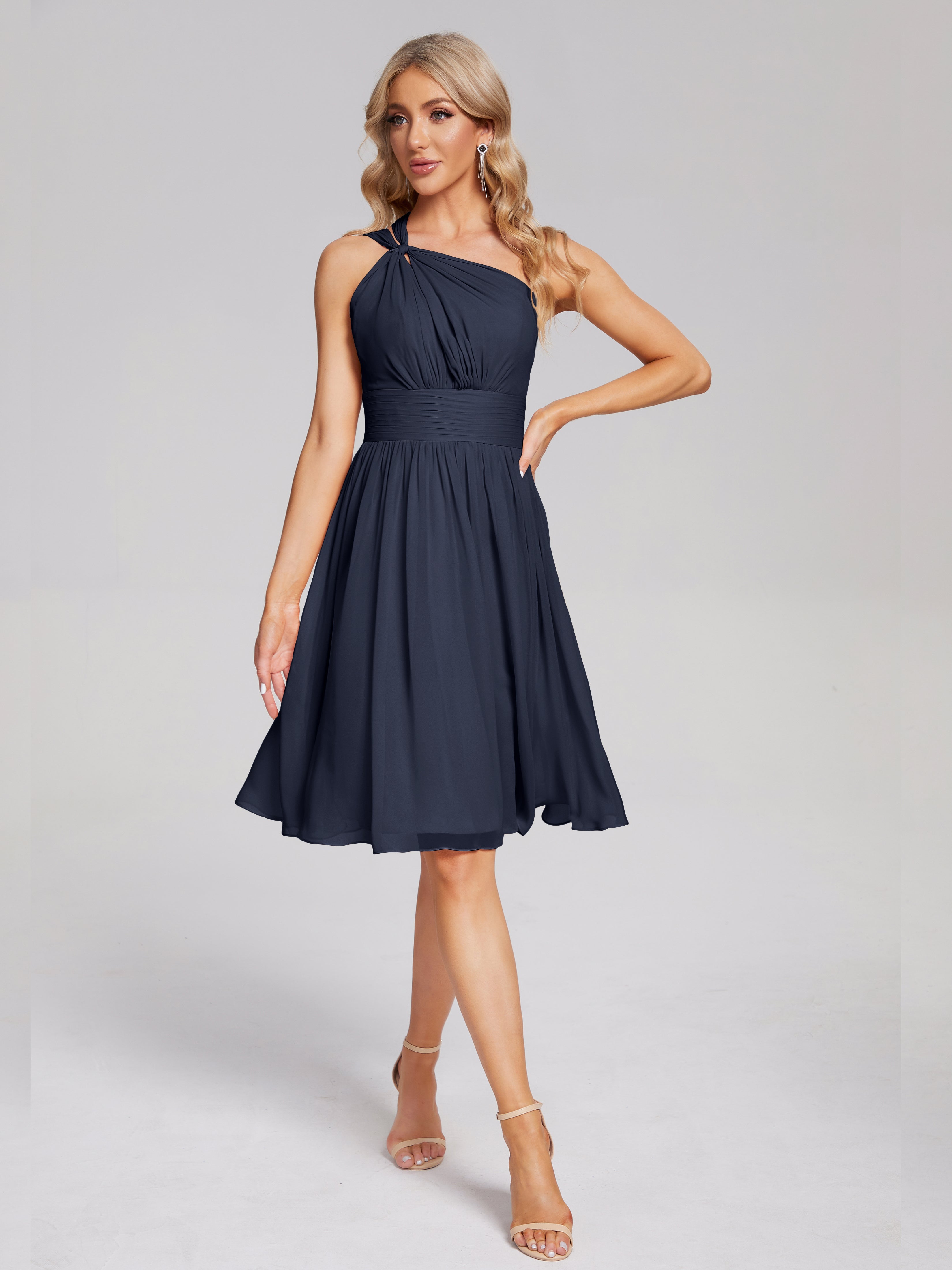 Robes De Demoiselle D'Honneur Bleu Marine Modestes Longueur Genou Seule-Épaule Mousseline Robes Demoiselle D'Honneur