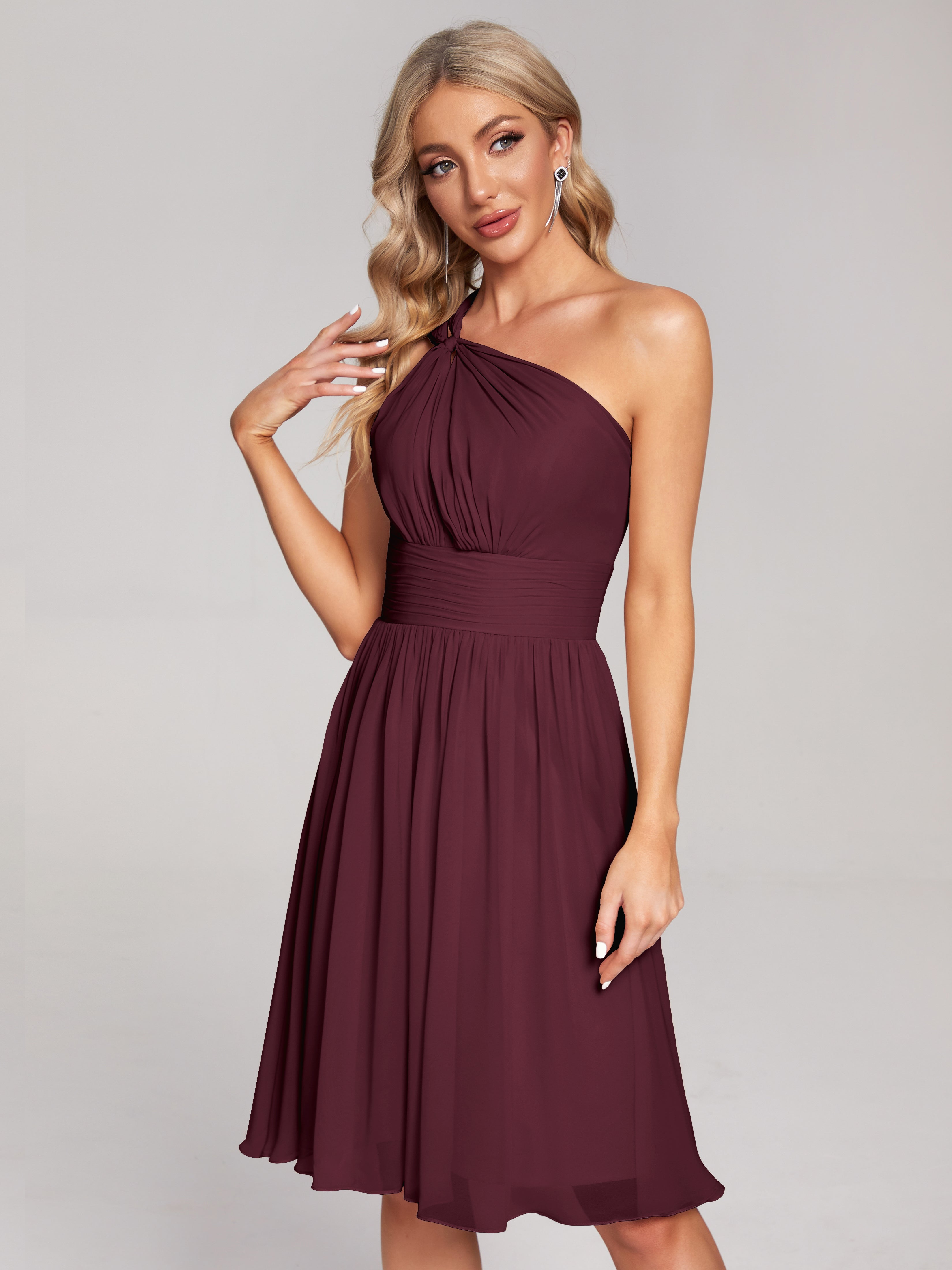 Robes De Demoiselle D'Honneur Cabernet Longueur Genou Seule-Épaule Mousseline Robes Demoiselle D'Honneur