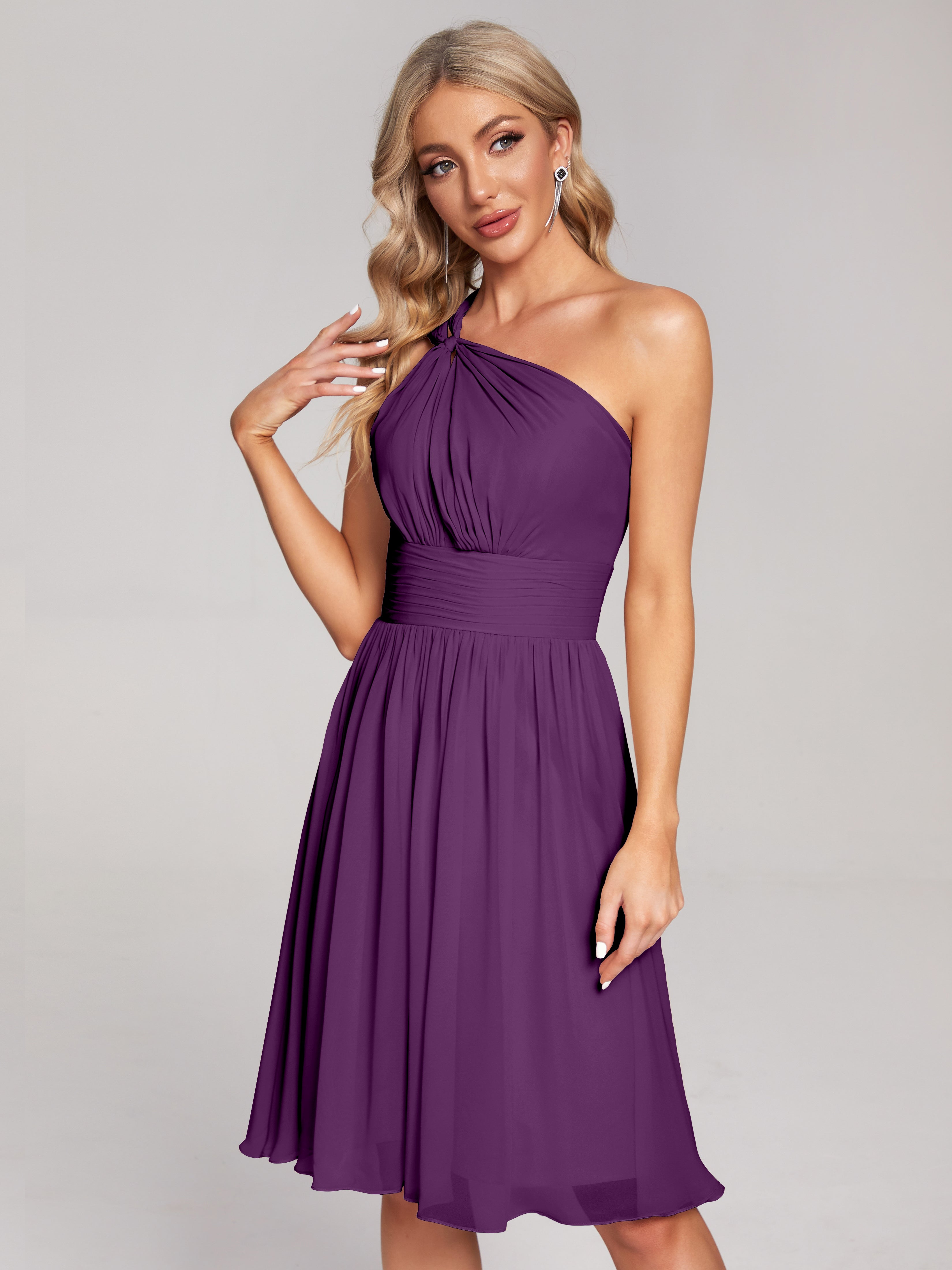 Robes De Demoiselle D'Honneur En Raisin Longueur Genou Seule-Épaule Mousseline Robes Demoiselle D'Honneur