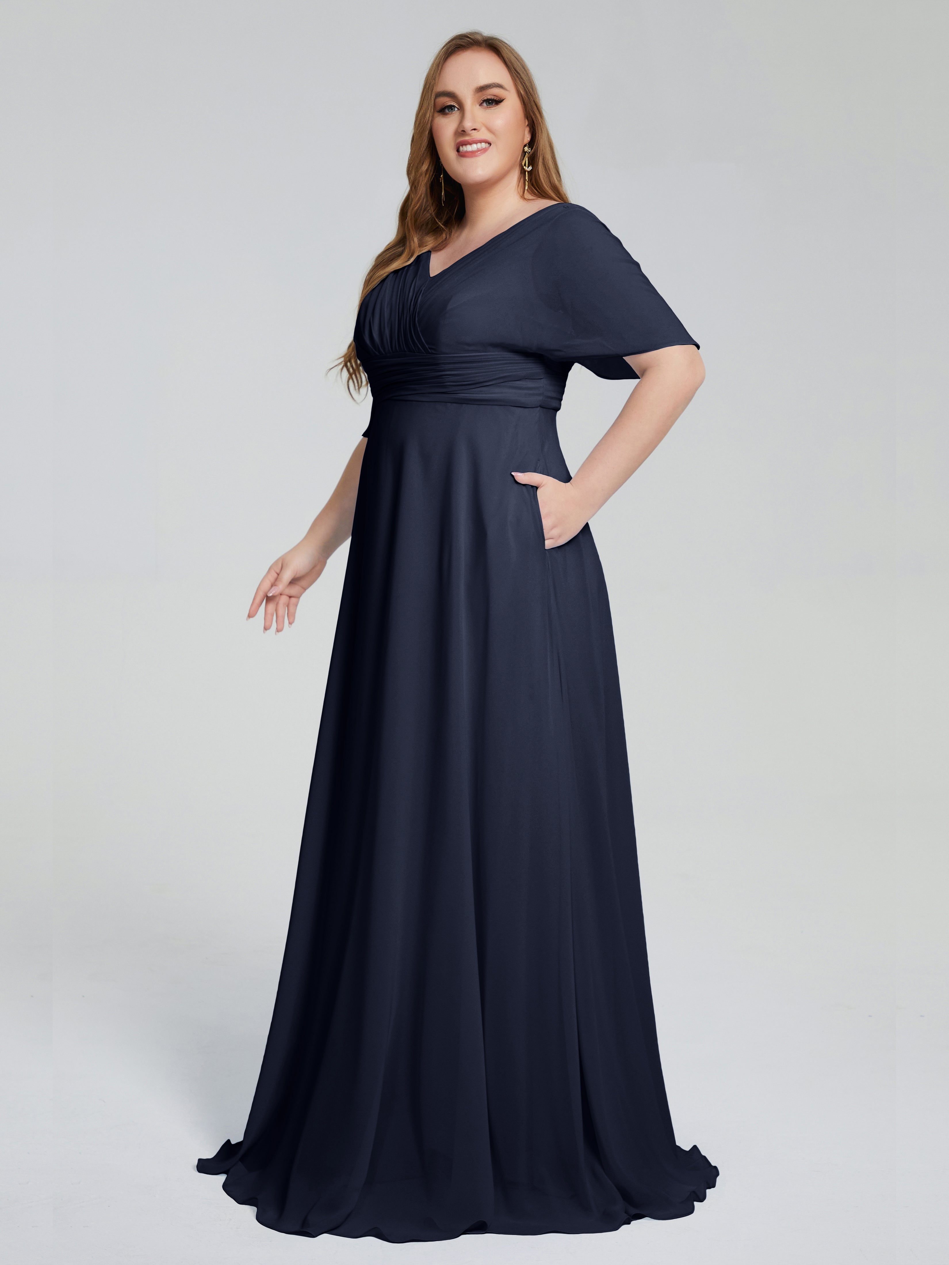 Robes De Demoiselle D'Honneur Bleu Marine Balayage Traîne Manches Courtes Mousseline Robes Demoiselle D'Honneur Grande Taille
