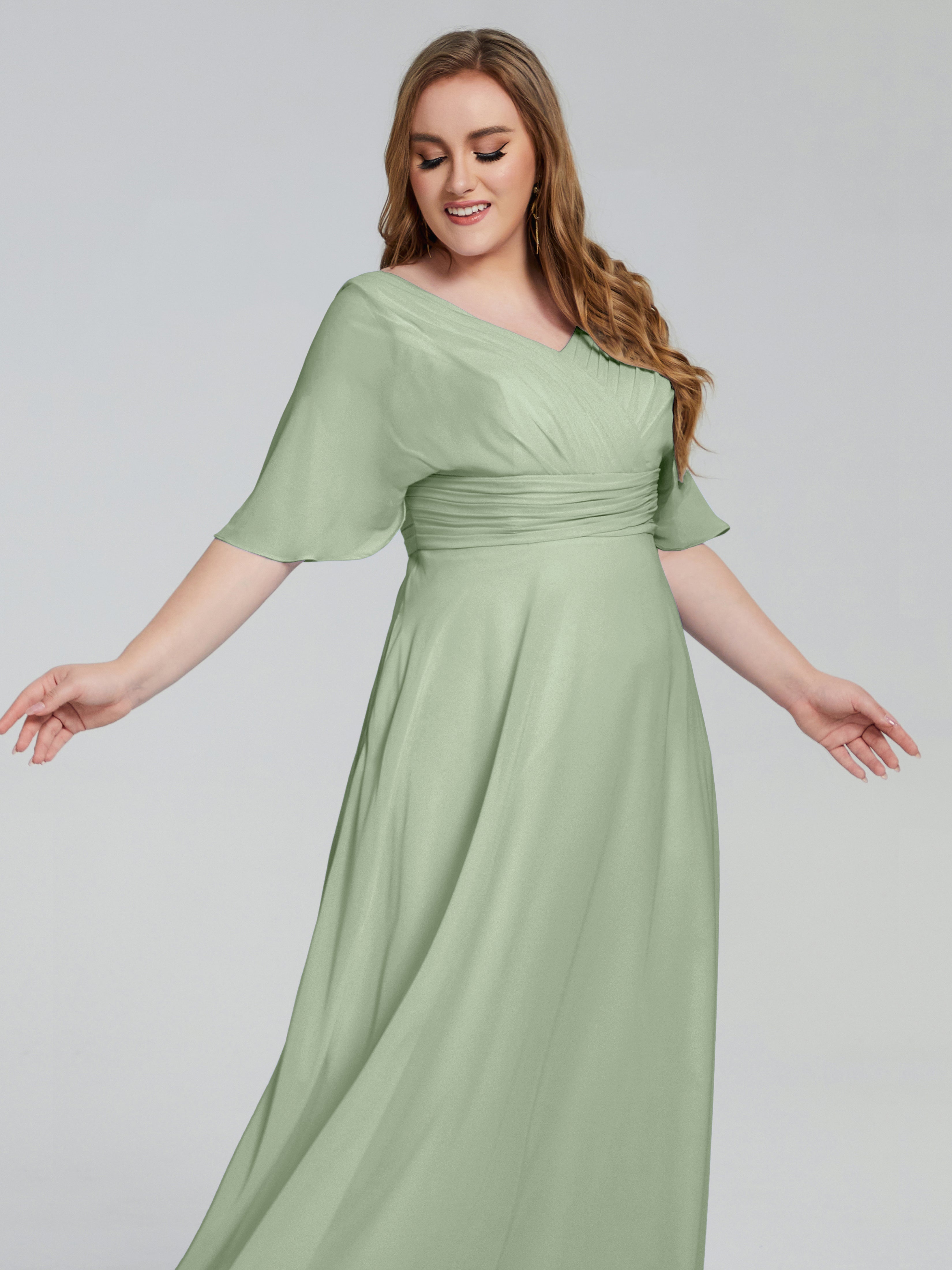 Longues Robes De Demoiselle D'Honneur De Sauge Poussiéreuse Balayage Traîne Manches Courtes Mousseline Robes Demoiselle D'Honneur Grande Taille