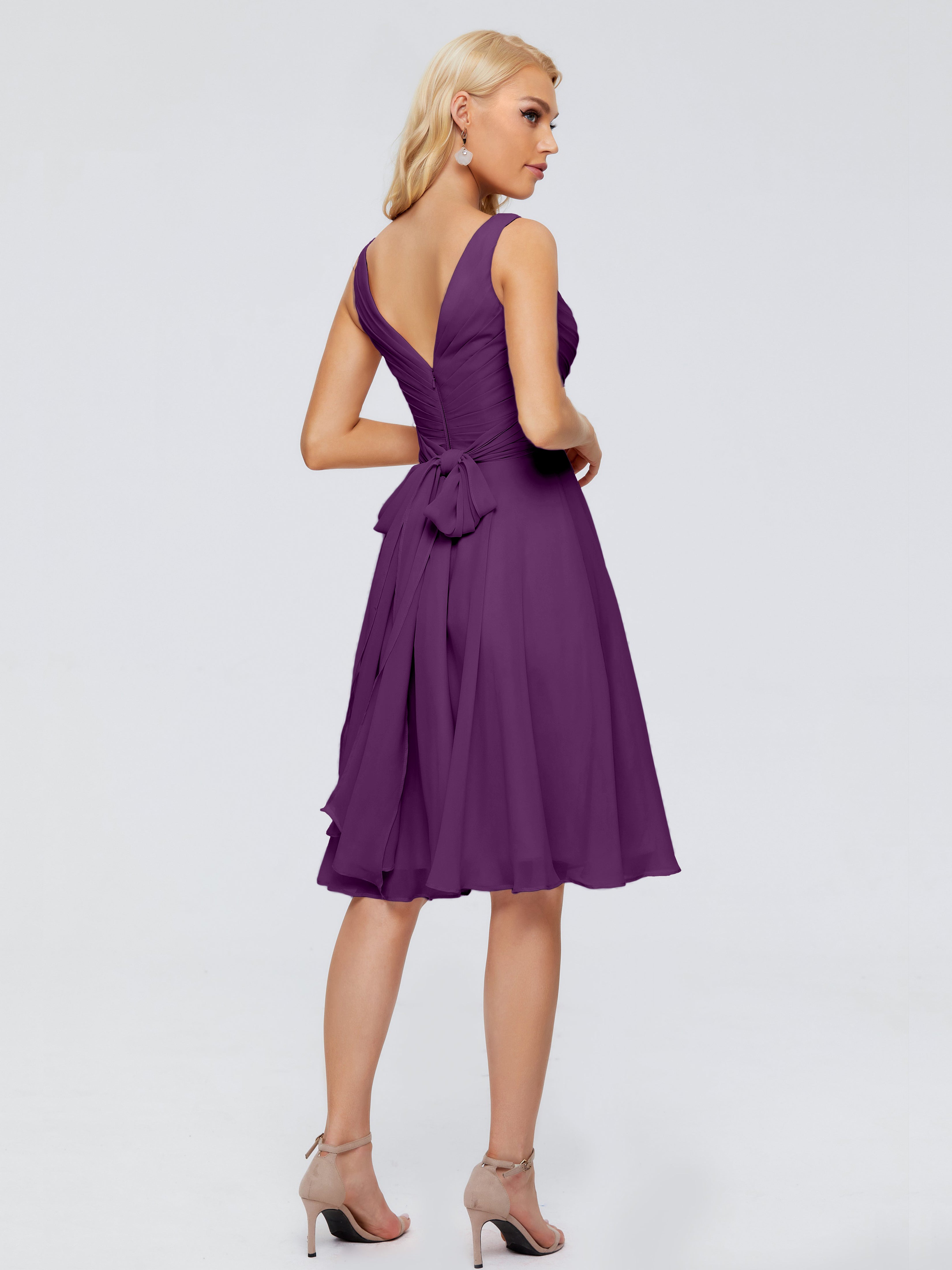 Robes De Demoiselle D'Honneur En Raisin Col V Longueur Genou Mousseline Robes Demoiselle D'Honneur