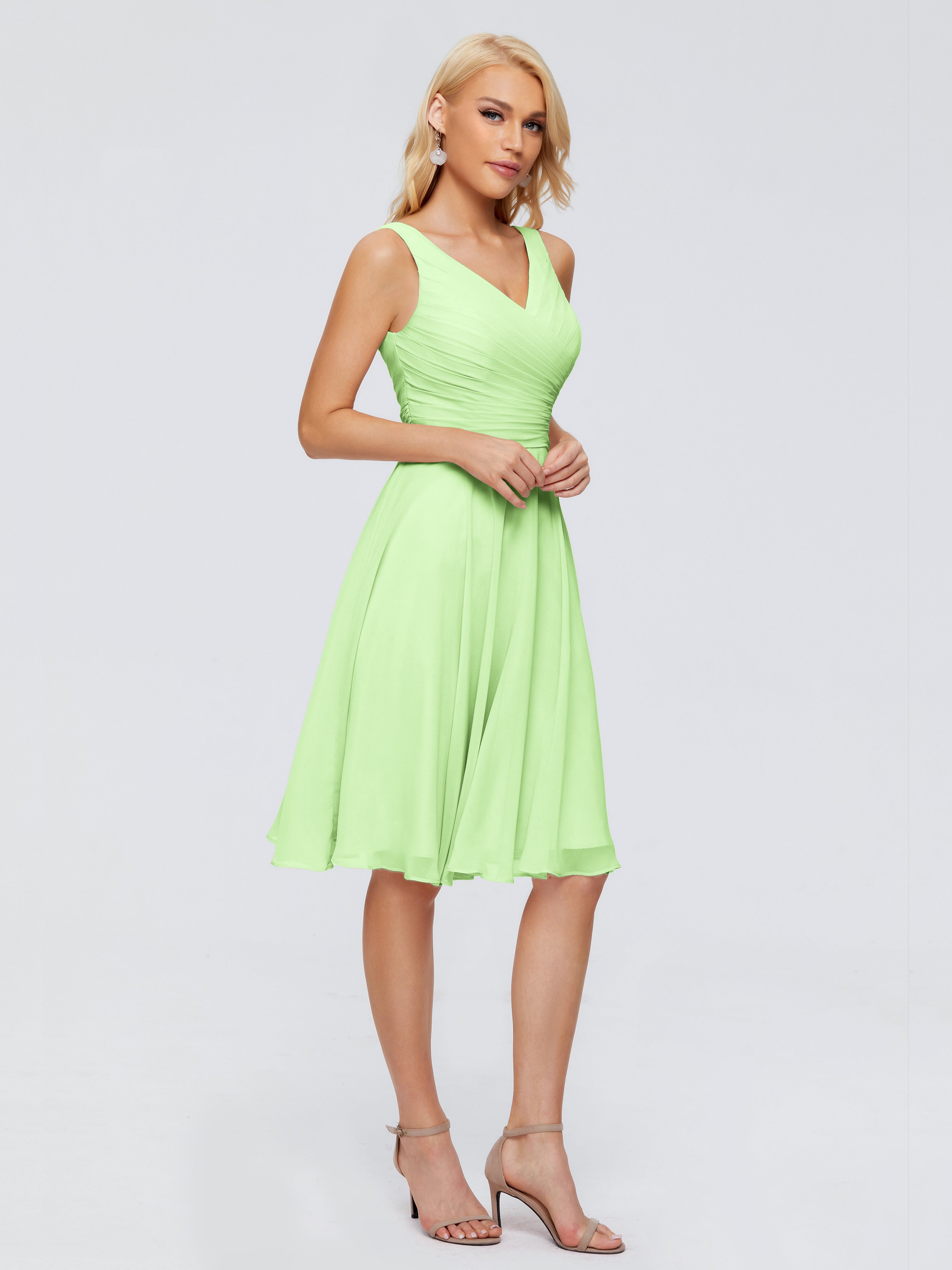 Robe Vert Sauge Demoiselle D Honneur Col V Longueur Genou Mousseline Robes Demoiselle D'Honneur