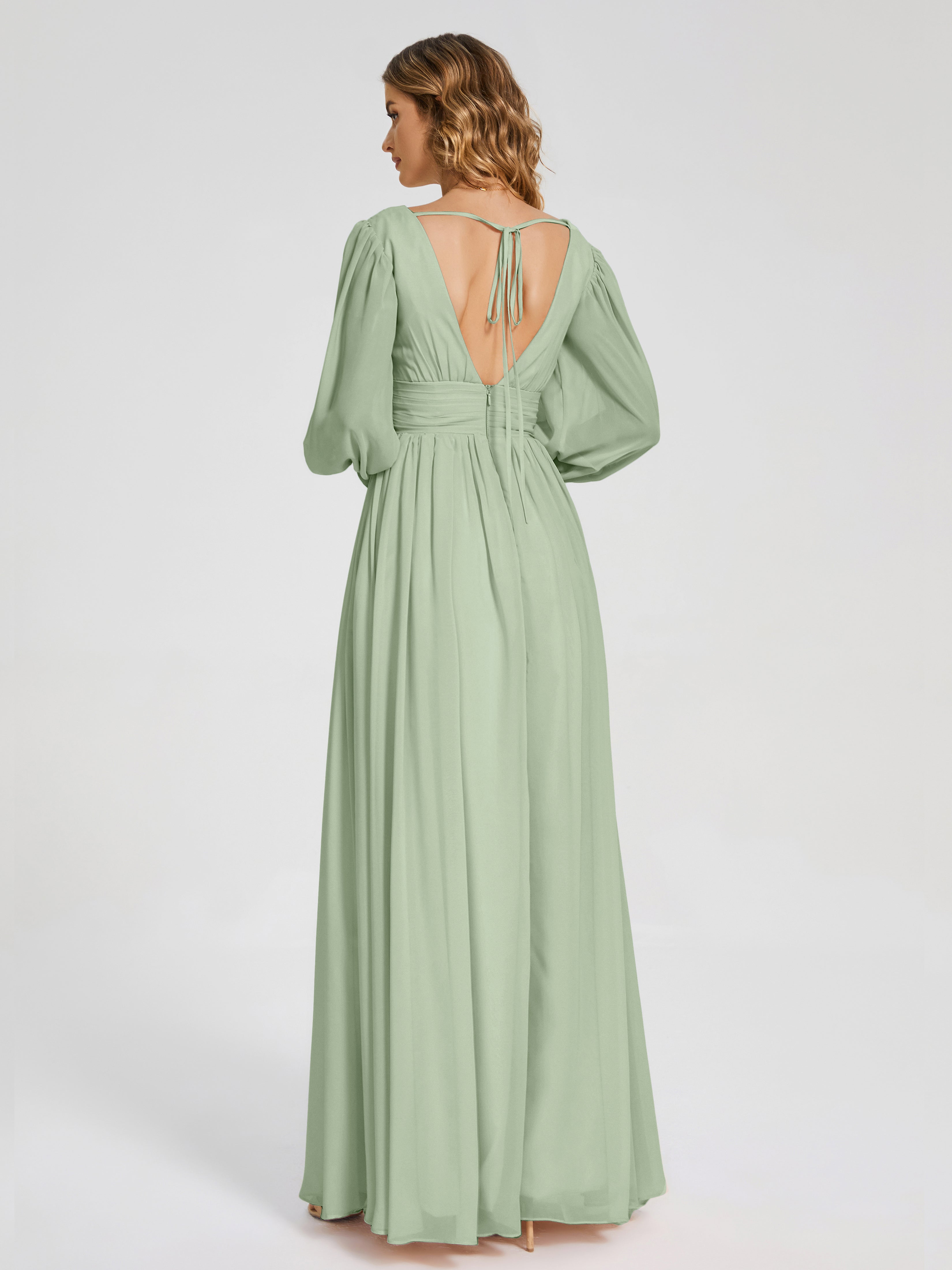 Longues Robes De Demoiselle D'Honneur De Sauge Poussiéreuse Manches Longues Dos Nu Mousseline