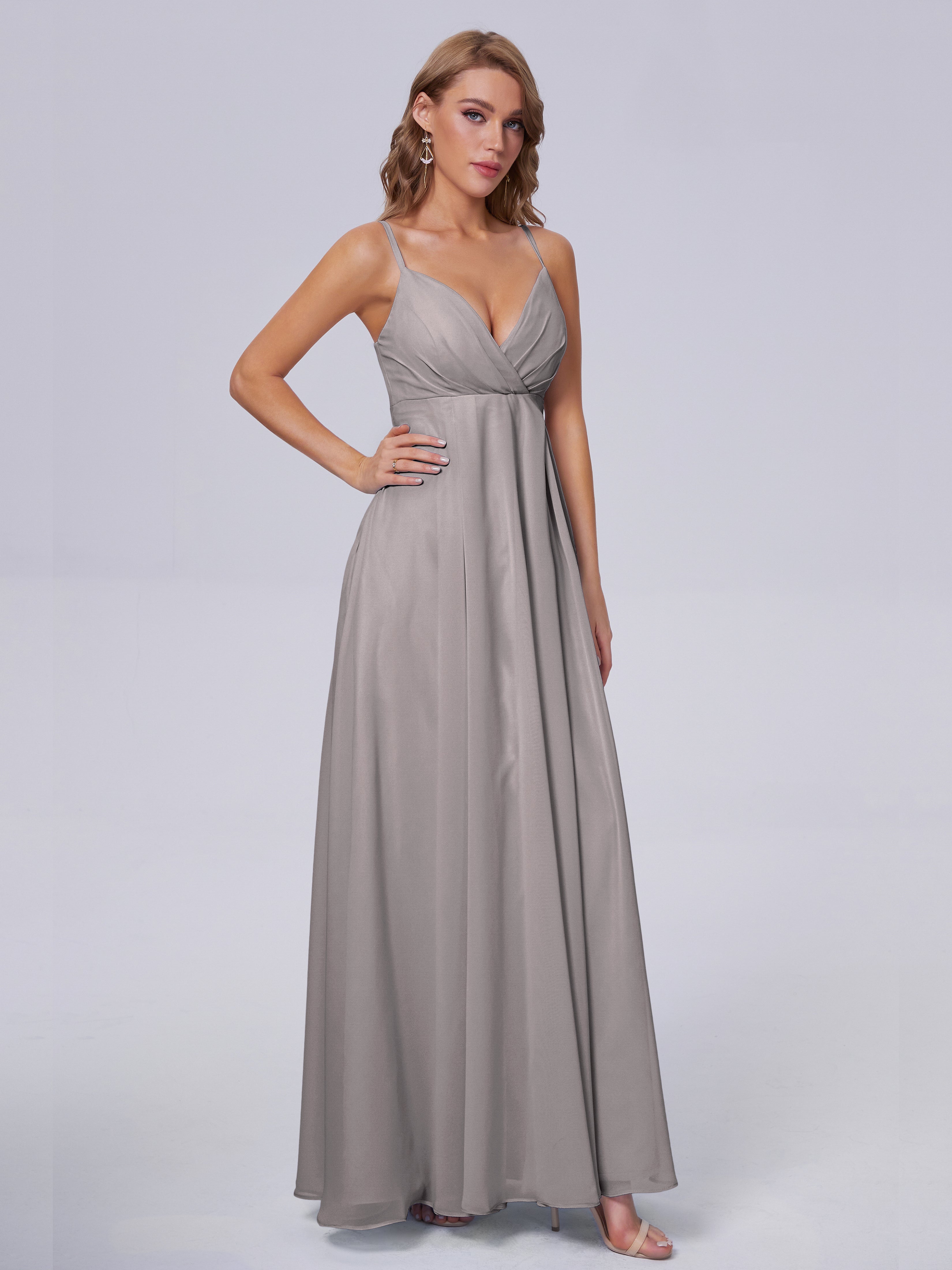 Robes De Demoiselle D'Honneur En Argent Classique Bretelles Spaghetti Mousseline Robes Demoiselle D'Honneur