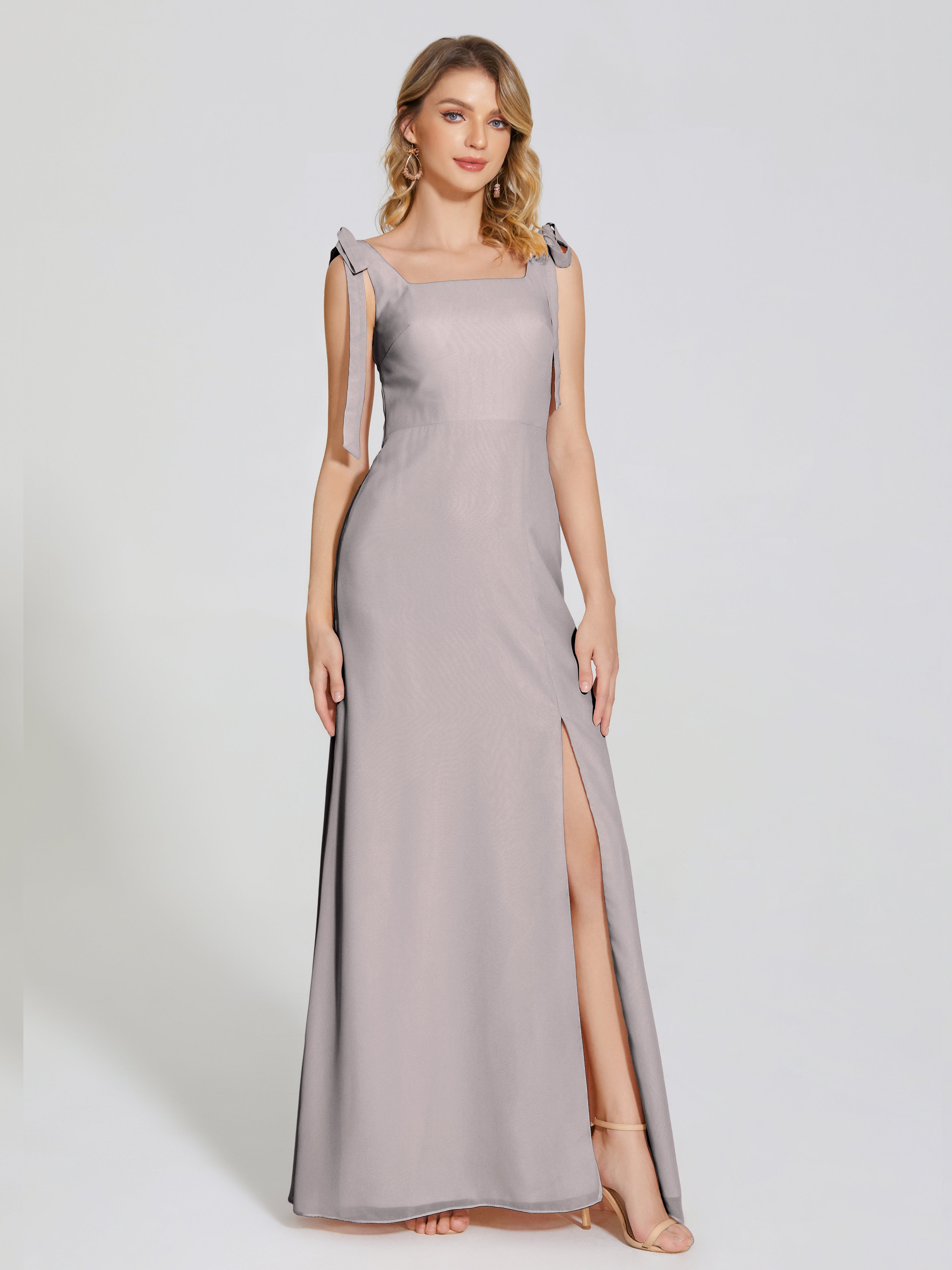 Robes De Demoiselle D'Honneur En Argent Fendue Devant Encolure Carrée Mousseline Robe De Demoiselle D'Honneur