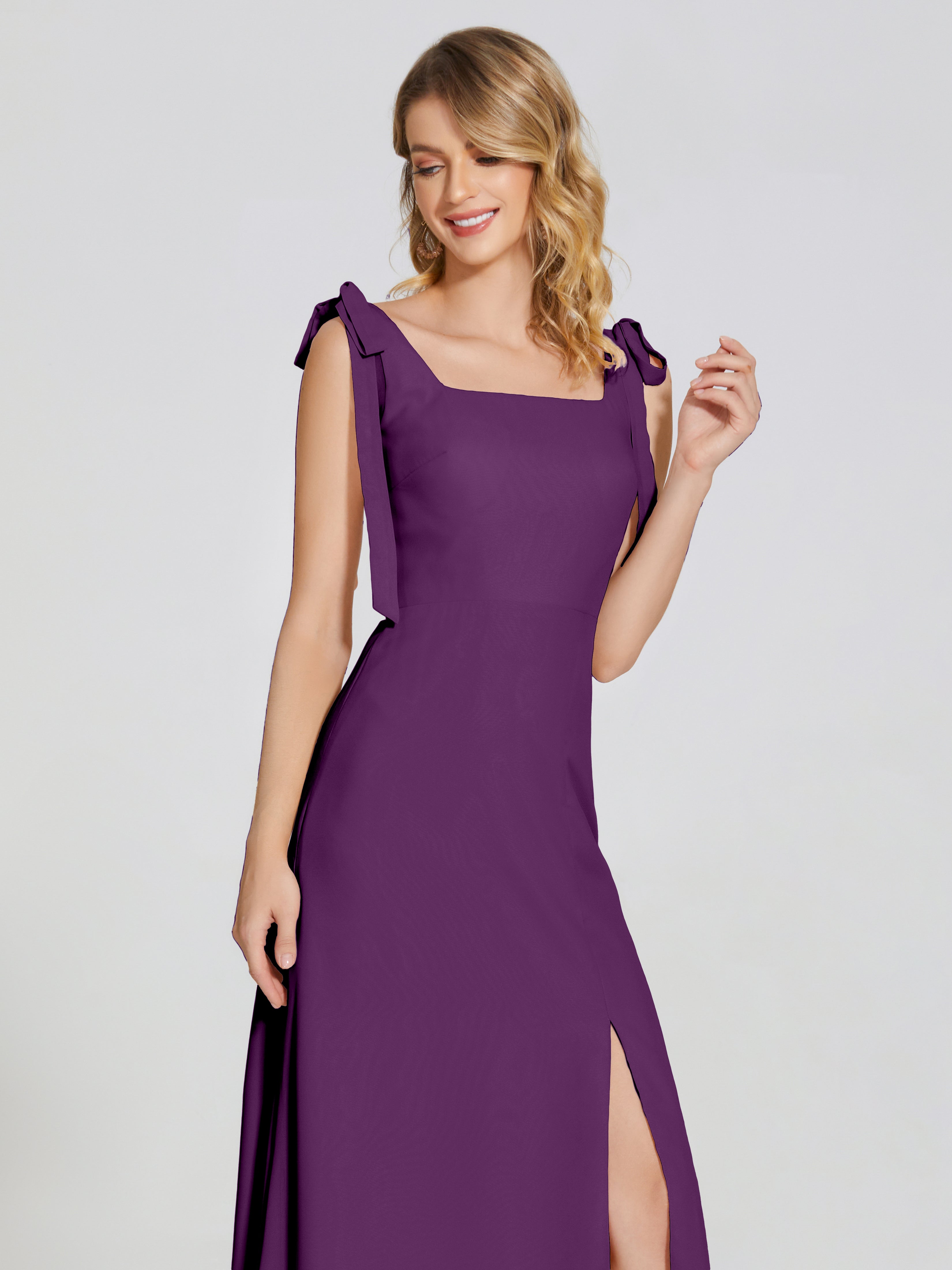 Robes De Demoiselle D'Honneur En Raisin Fendue Devant Encolure Carrée Mousseline Robe De Demoiselle D'Honneur