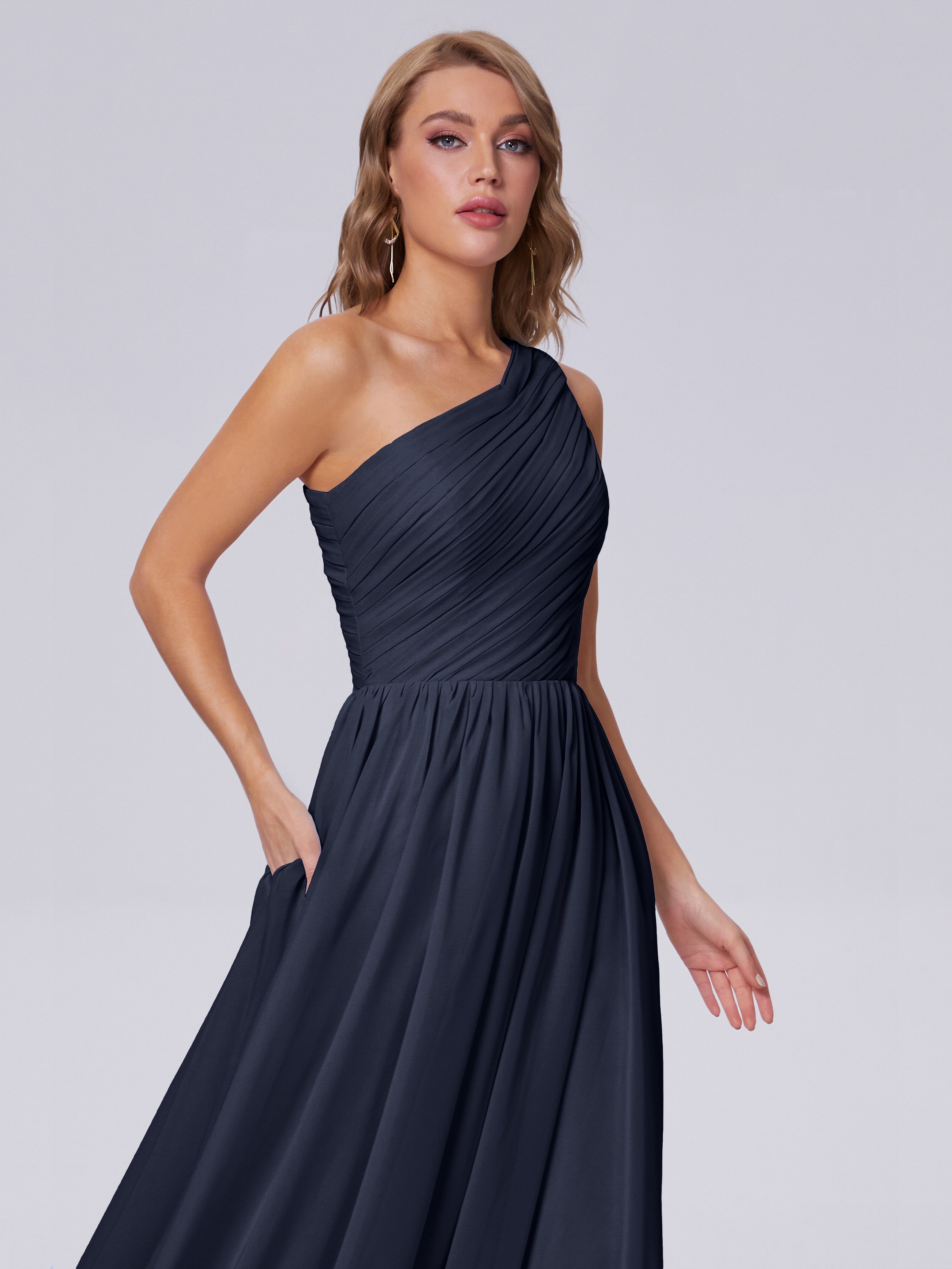 Robes De Demoiselle D'Honneur Bleu Marine Foncé Seule-Épaule Mousseline Robes Demoiselle D'Honneur