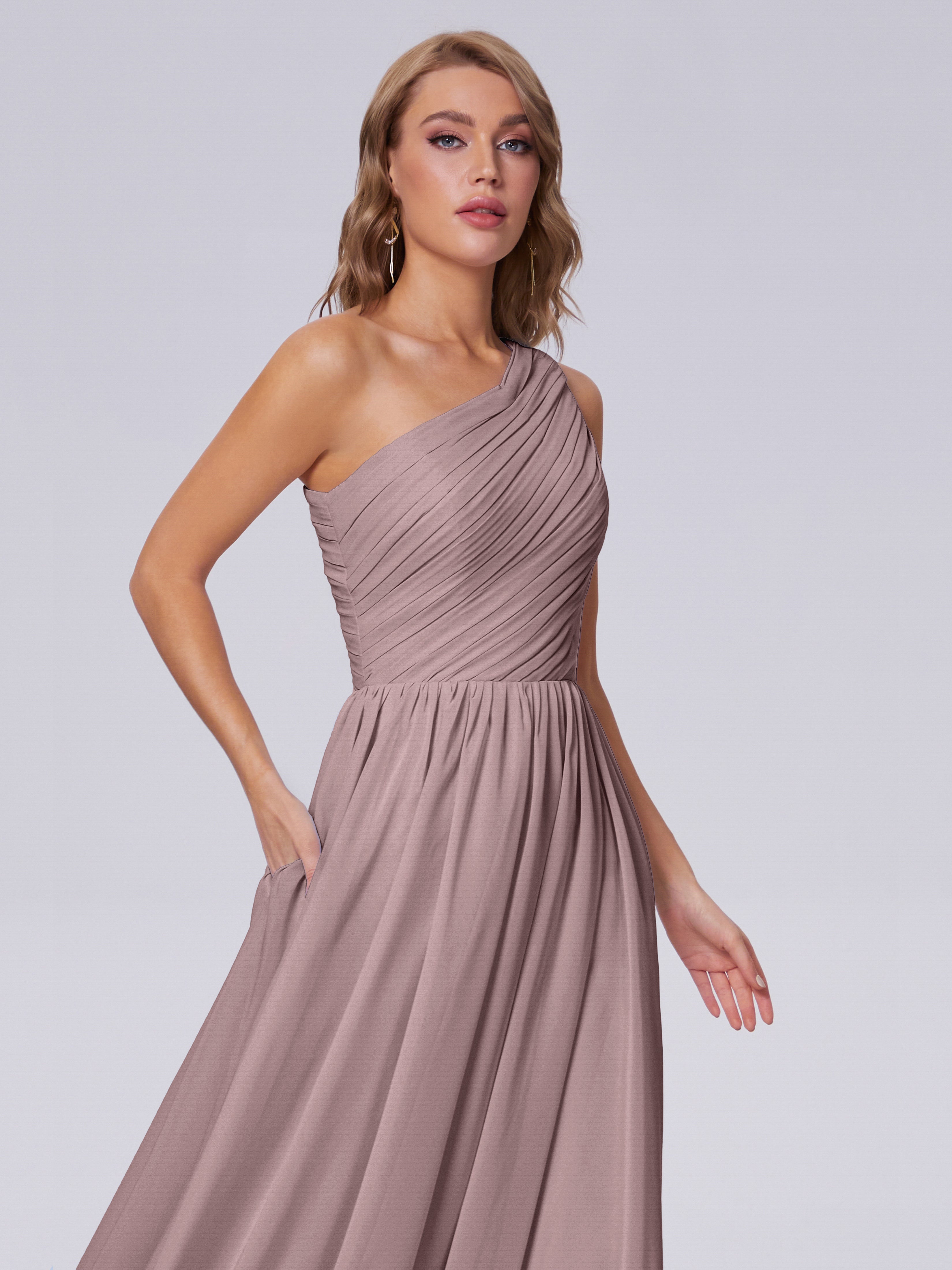 Robes De Demoiselle D'Honneur Mauve Foncé Seule-Épaule Mousseline Robes Demoiselle D'Honneur