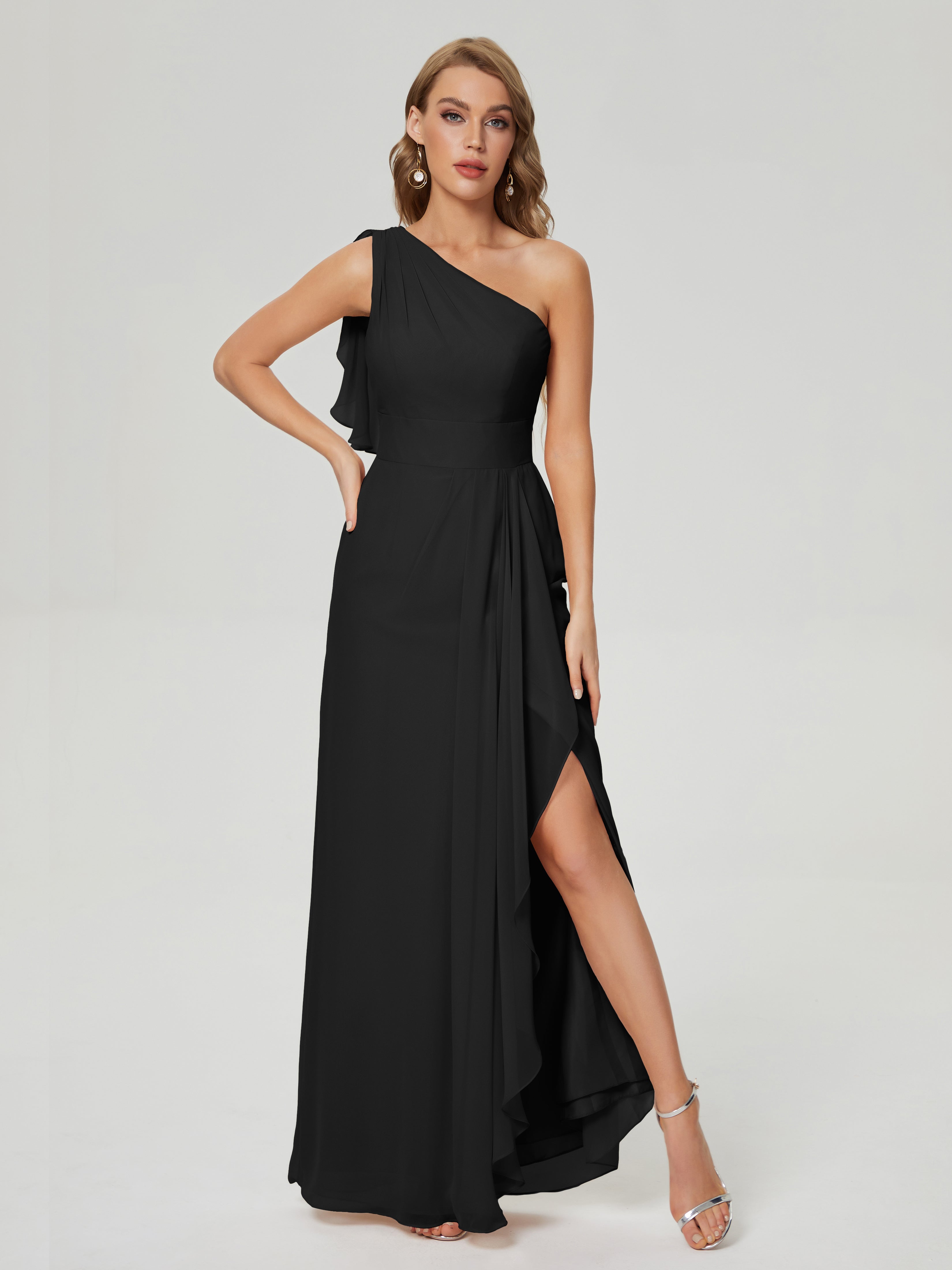 Robes De Demoiselle D'Honneur Noires Bon Marché Fendue Seule-Épaule Mousseline Robes Demoiselle D'Honneur À Volants
