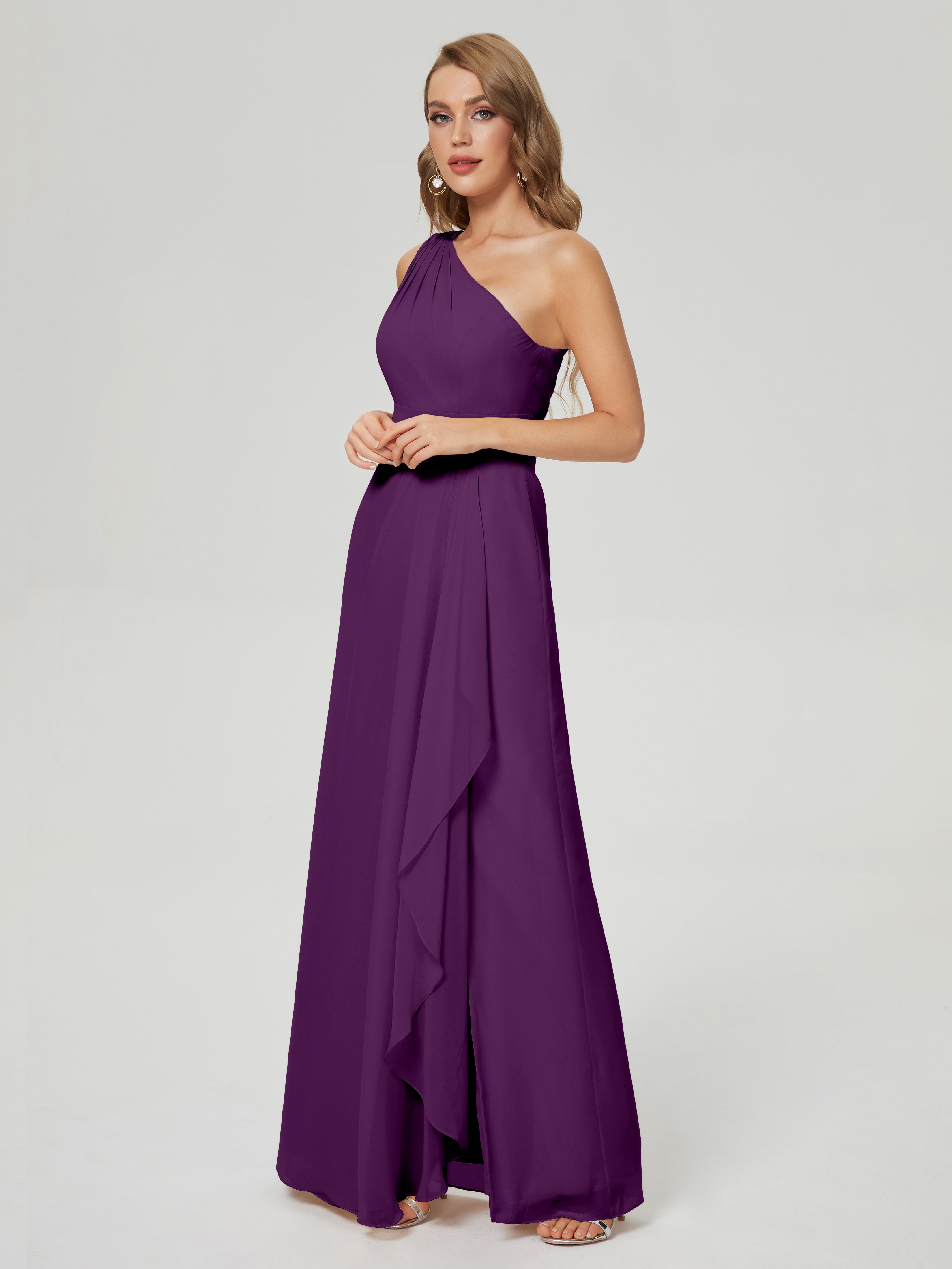 Robes De Demoiselle D'Honneur En Raisin Fendue Seule-Épaule Mousseline Robes Demoiselle D'Honneur À Volants