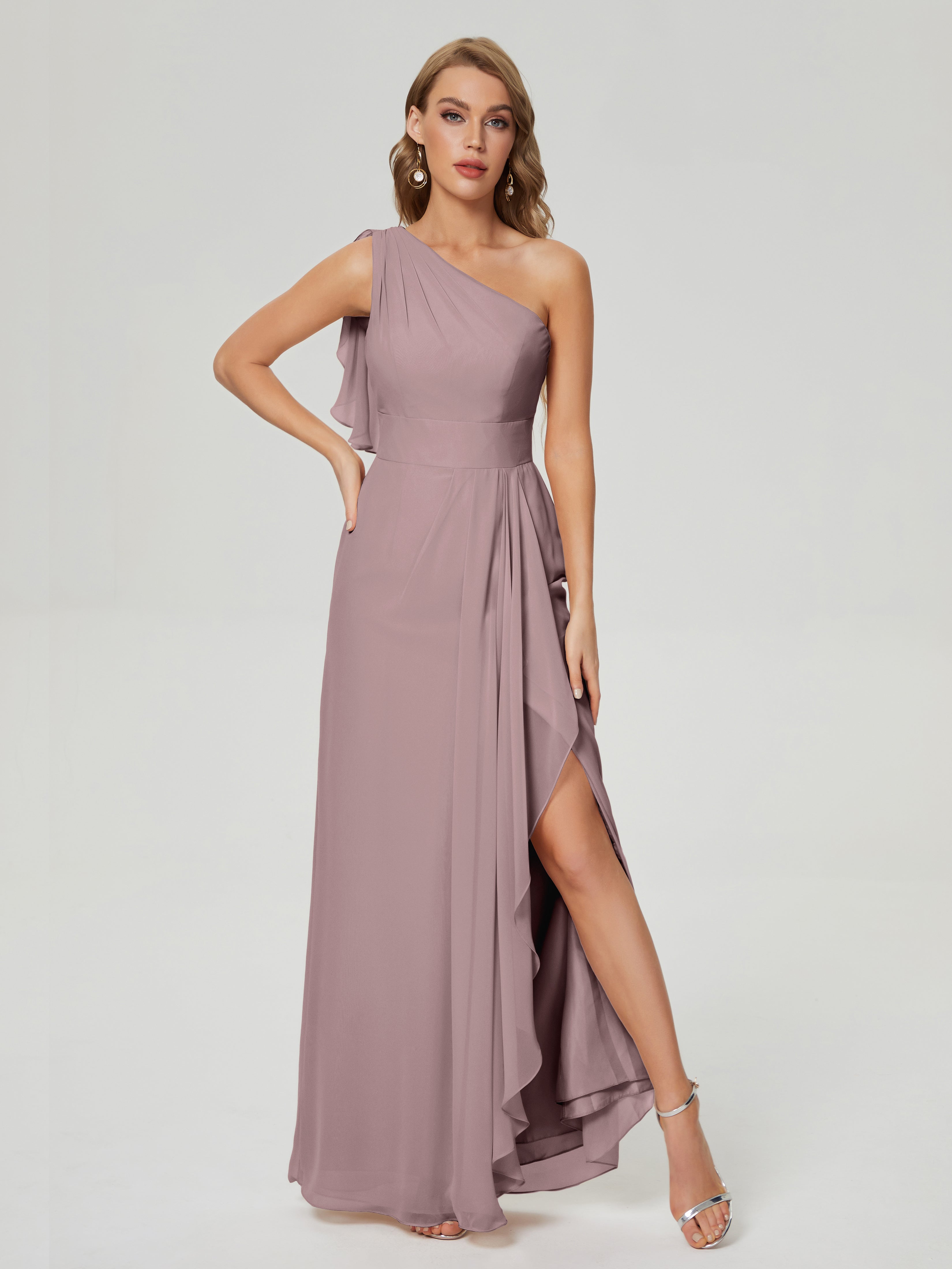 Robes De Demoiselle D'Honneur Mauve Foncé Fendue Seule-Épaule Mousseline Robes Demoiselle D'Honneur À Volants