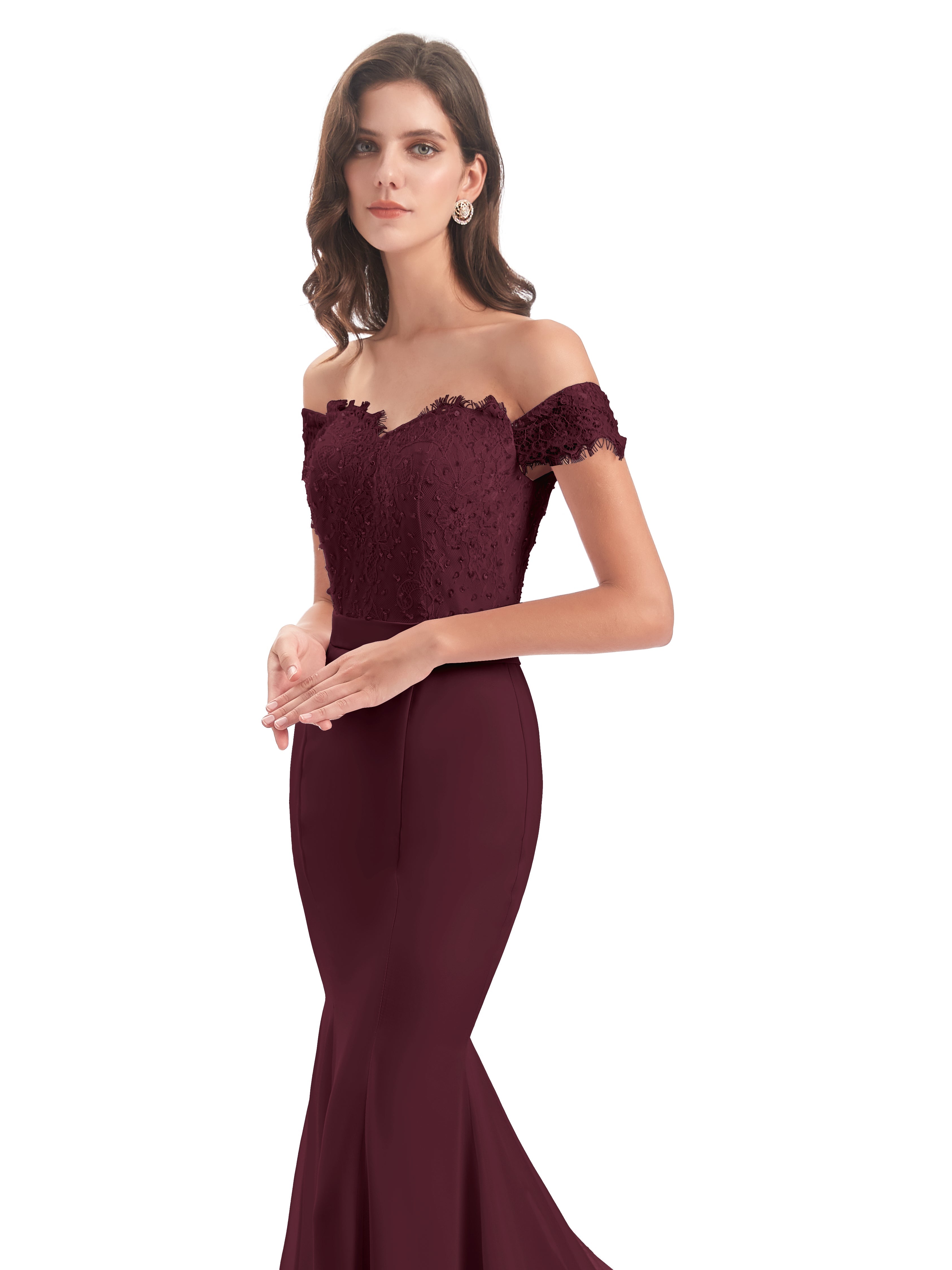 Robes De Demoiselle D'Honneur Cabernet Carlee Sirène Traîne Tribunal Hors-La-Épaule Robes Demoiselle D'Honneur