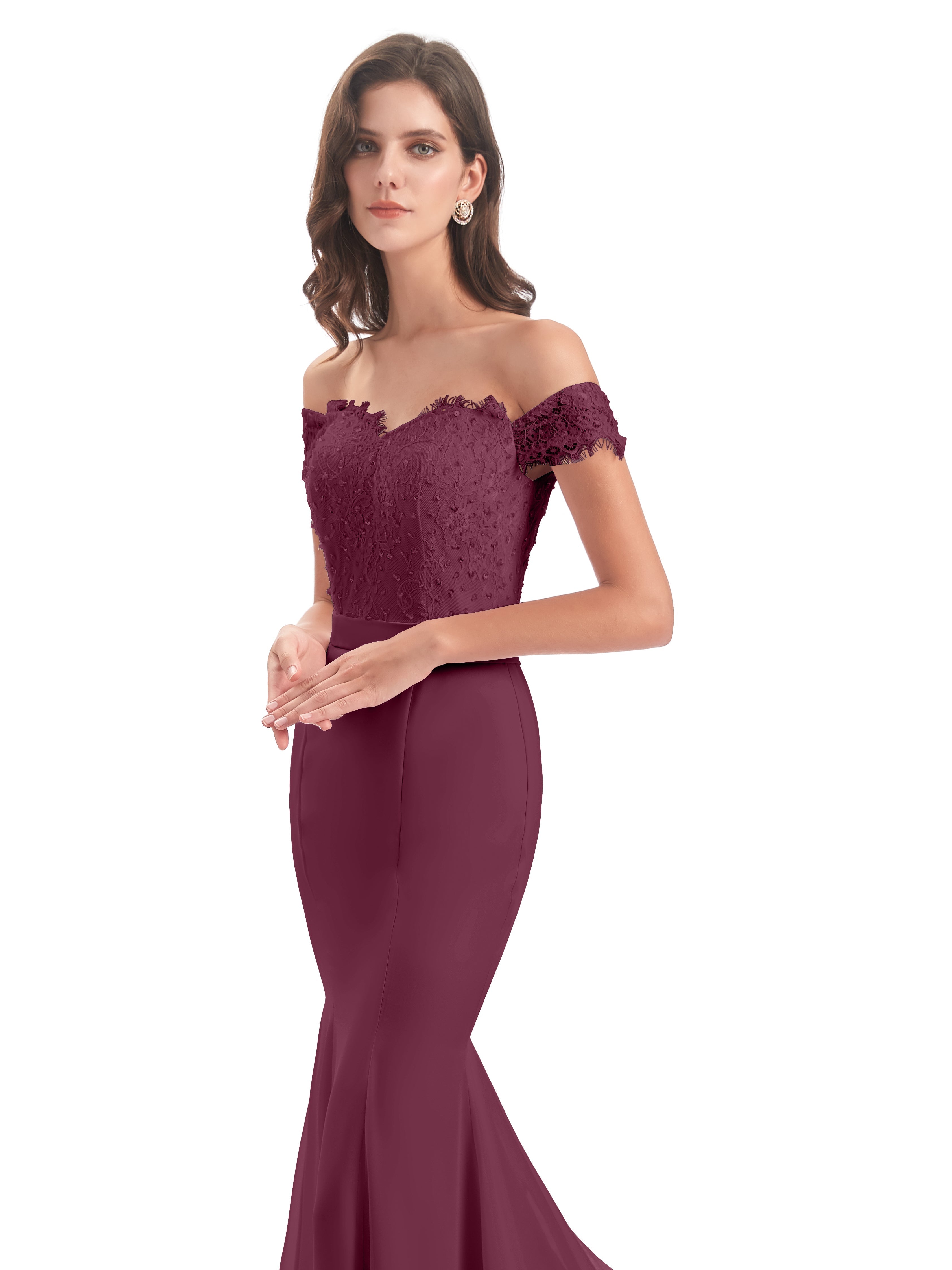 Robes De Demoiselle D'Honneur Mûre Carlee Sirène Traîne Tribunal Hors-La-Épaule Robes Demoiselle D'Honneur