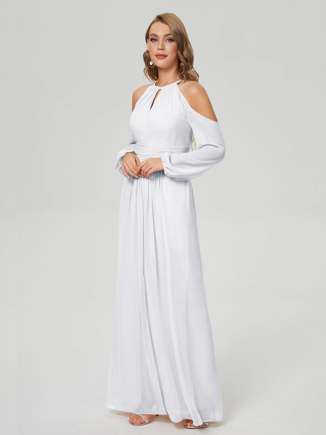 A-ligne Robes de demoiselle d'honneur longues satin doux fente latérale épaule dénudée